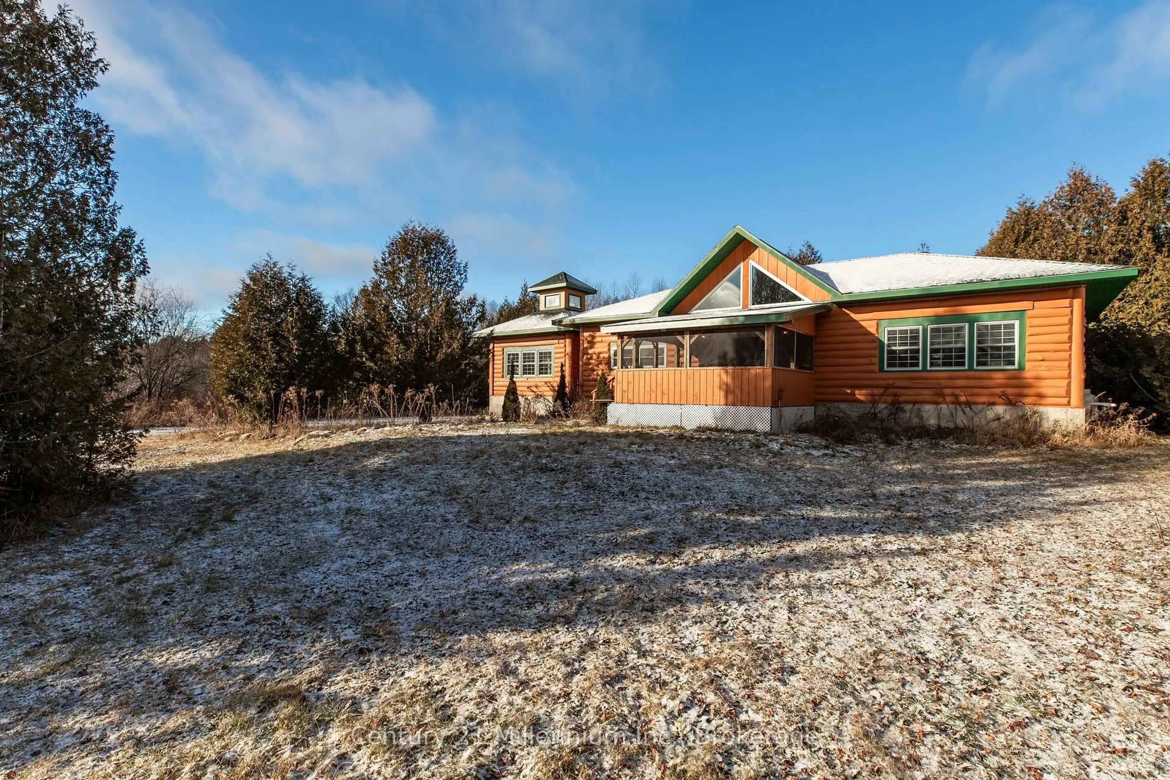 A pic from outside/outdoor area/front of a property/back of a property/a pic from drone, building for 25 Maple Golf Cres, Northern Bruce Peninsula Ontario N0H 2R0