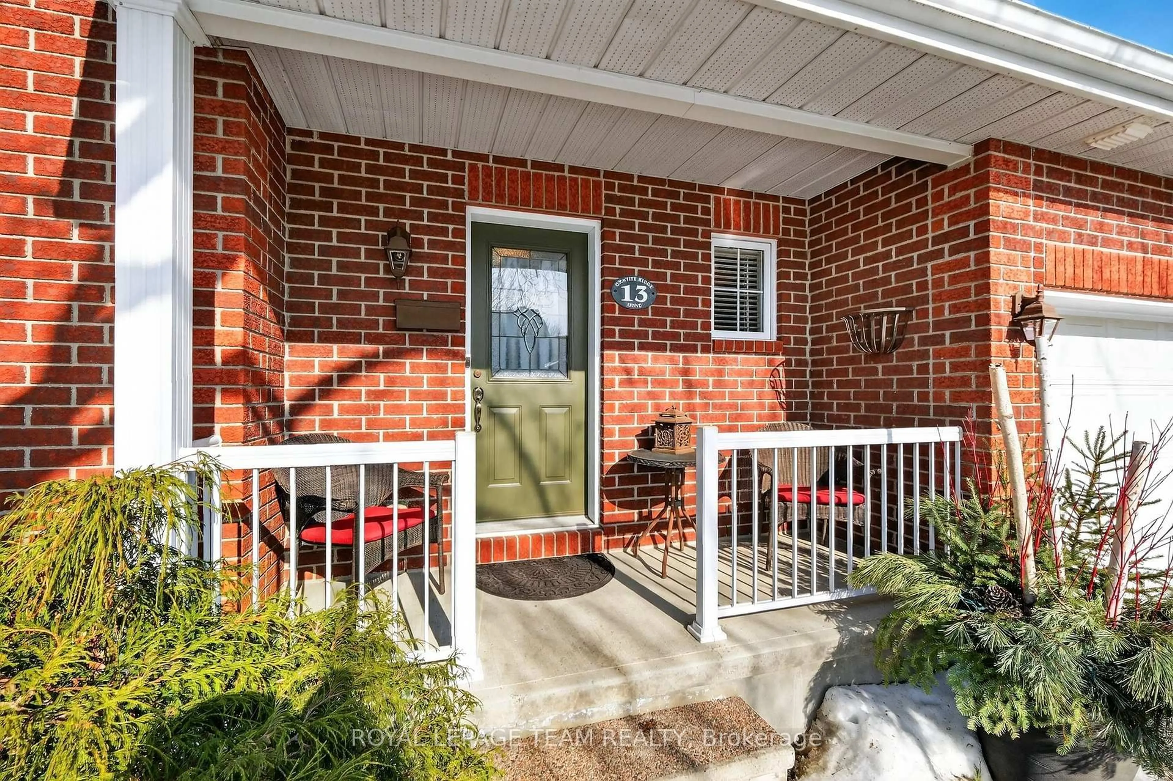 Indoor entryway for 13 Granite Ridge Dr, Stittsville Ontario K2S 1Y2