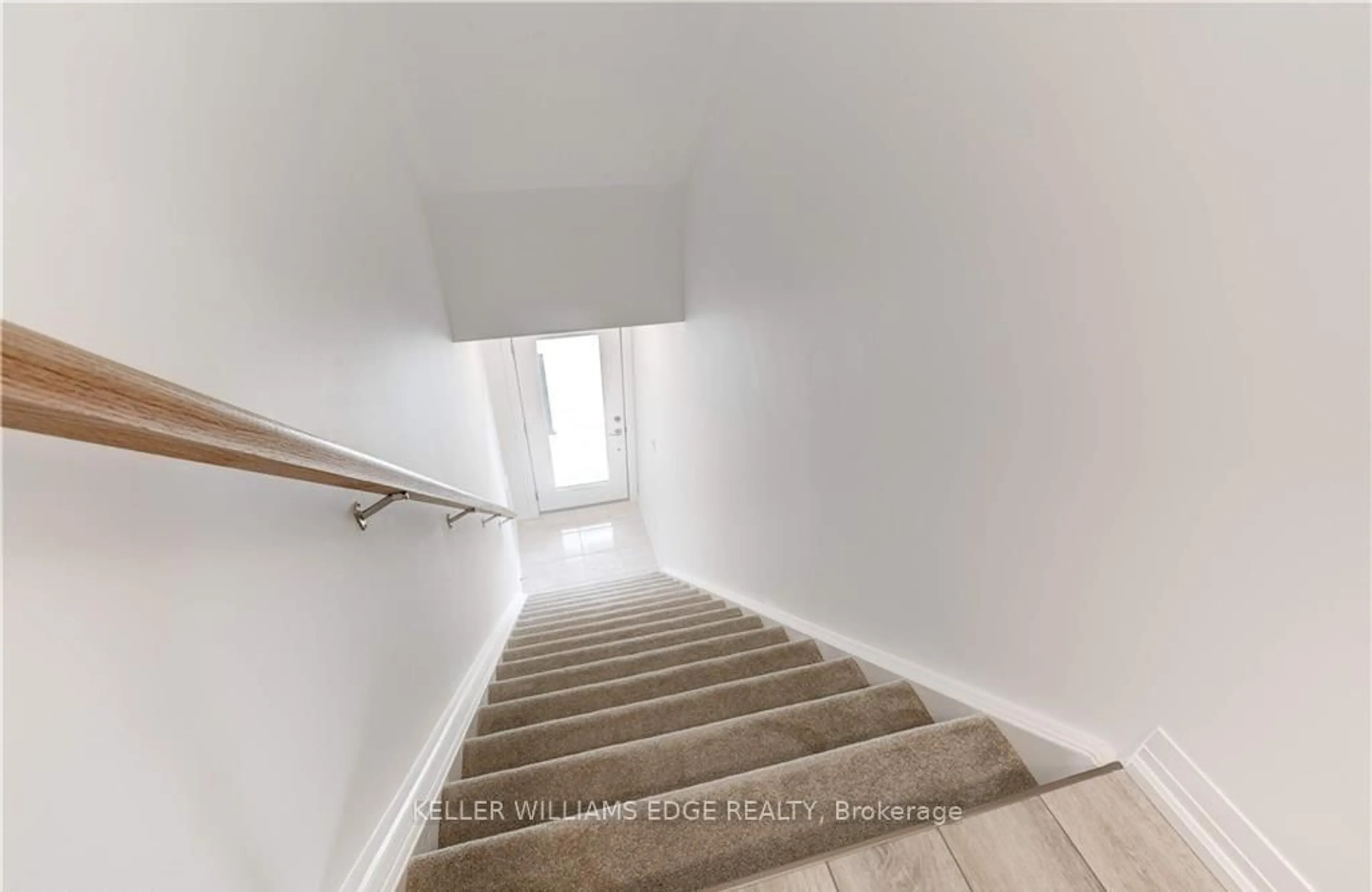 Stairs for 261 Woodbine Ave #26, Kitchener Ontario N2R 0S7