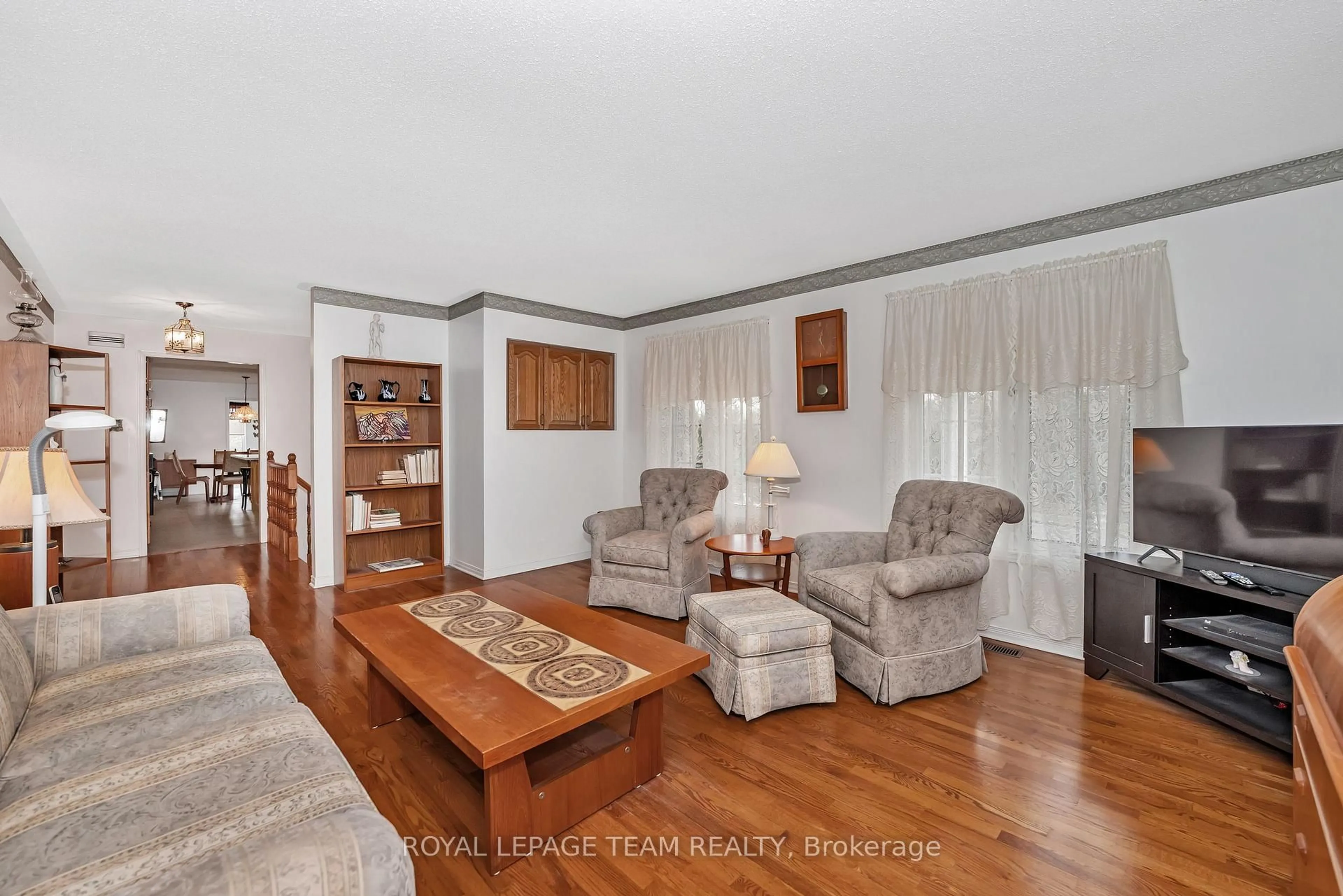 Living room with furniture, unknown for 1961 Manotick Station Rd, Osgoode Ontario K0A 2W0