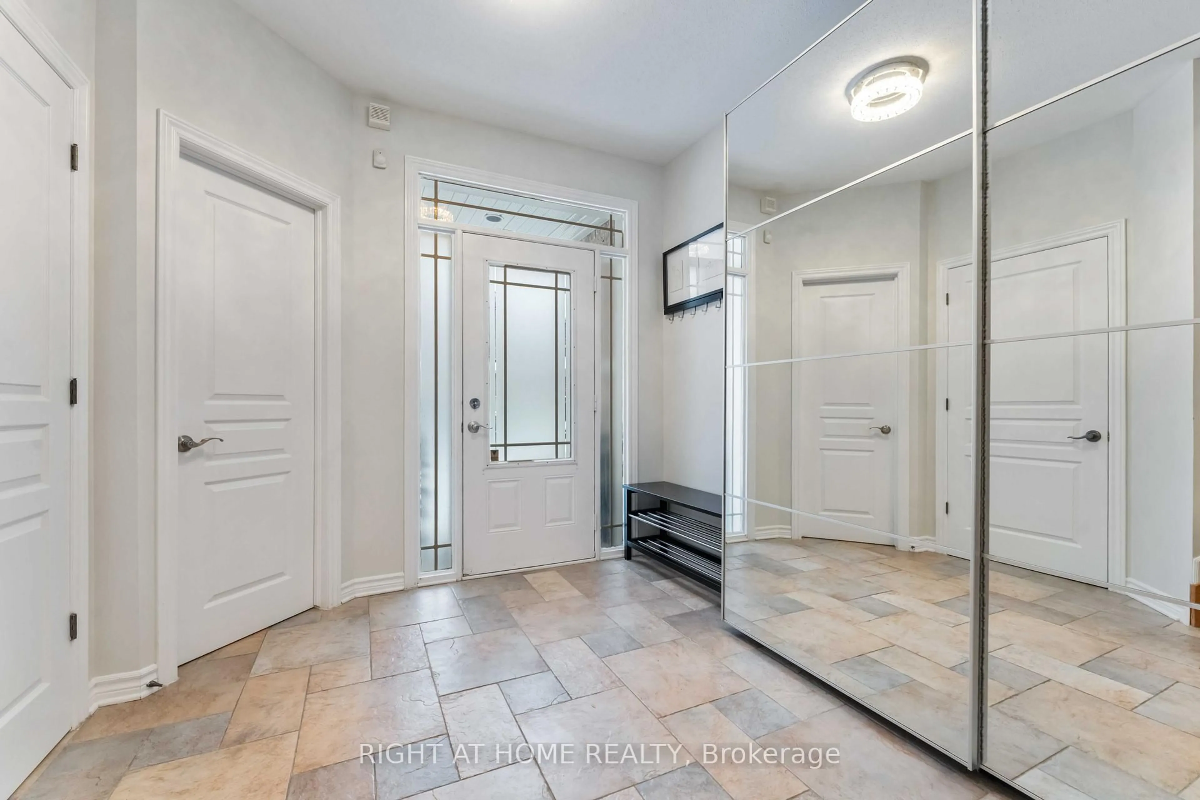 Indoor entryway for 162 Saltspring Private, Kanata Ontario K2M 0B1