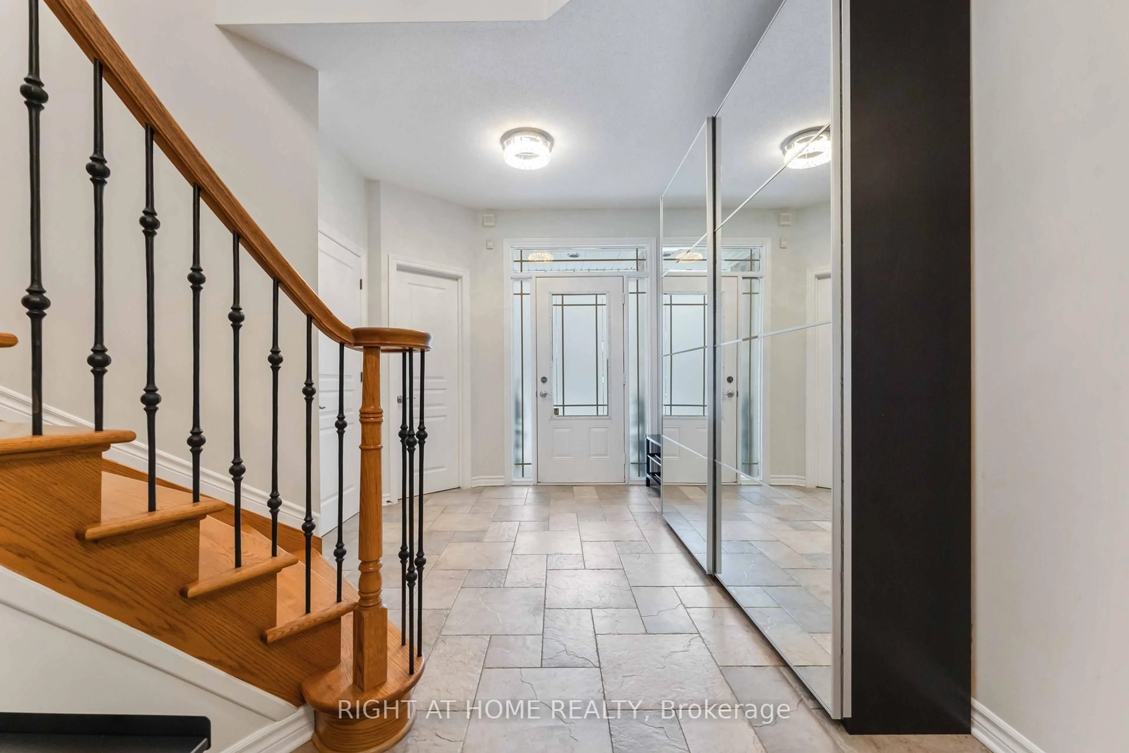 Unknown for 162 Saltspring Private, Kanata Ontario K2M 0B1