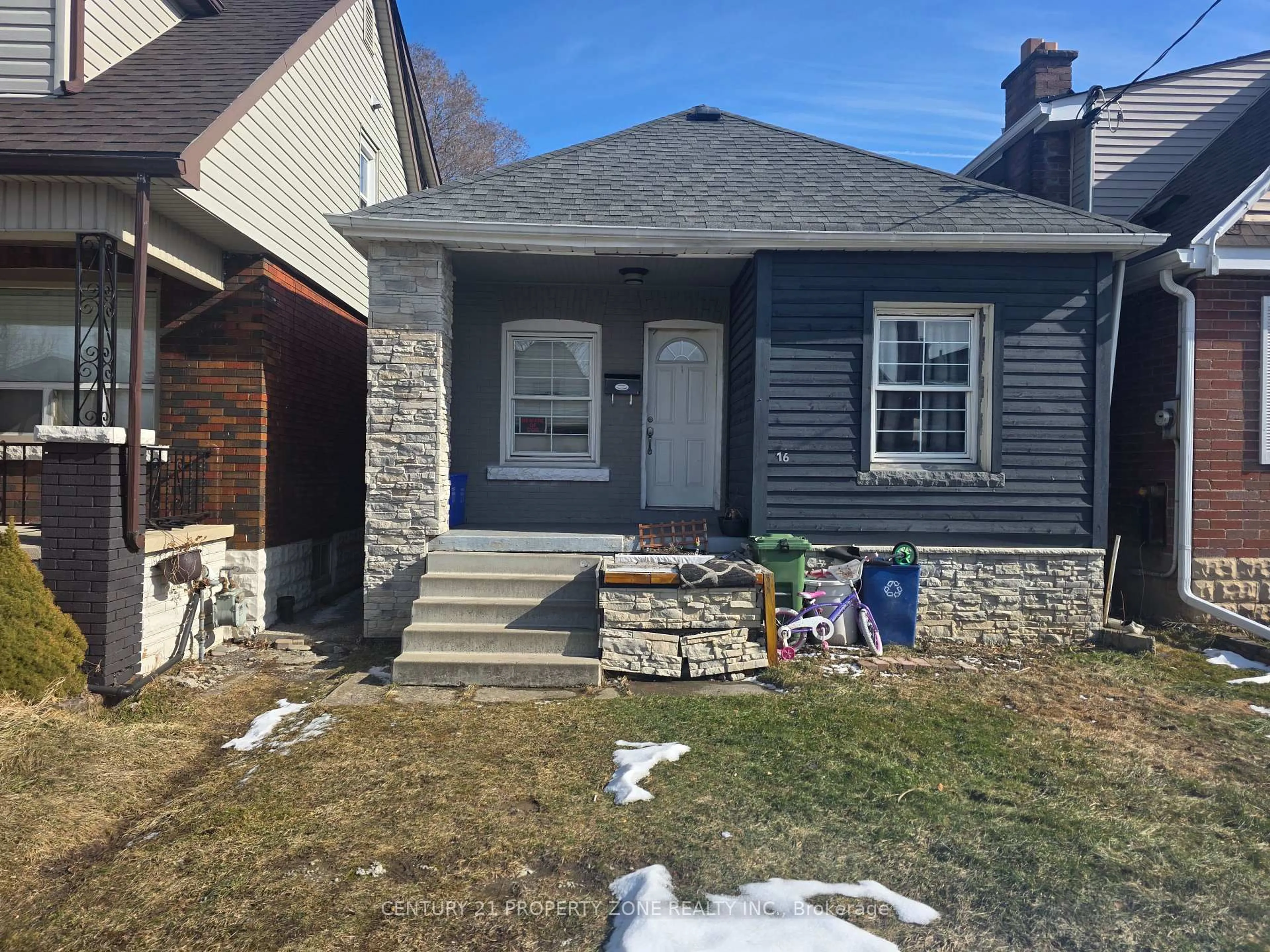 Home with brick exterior material, street for 116 Barons Ave, Hamilton Ontario L8H 5A7