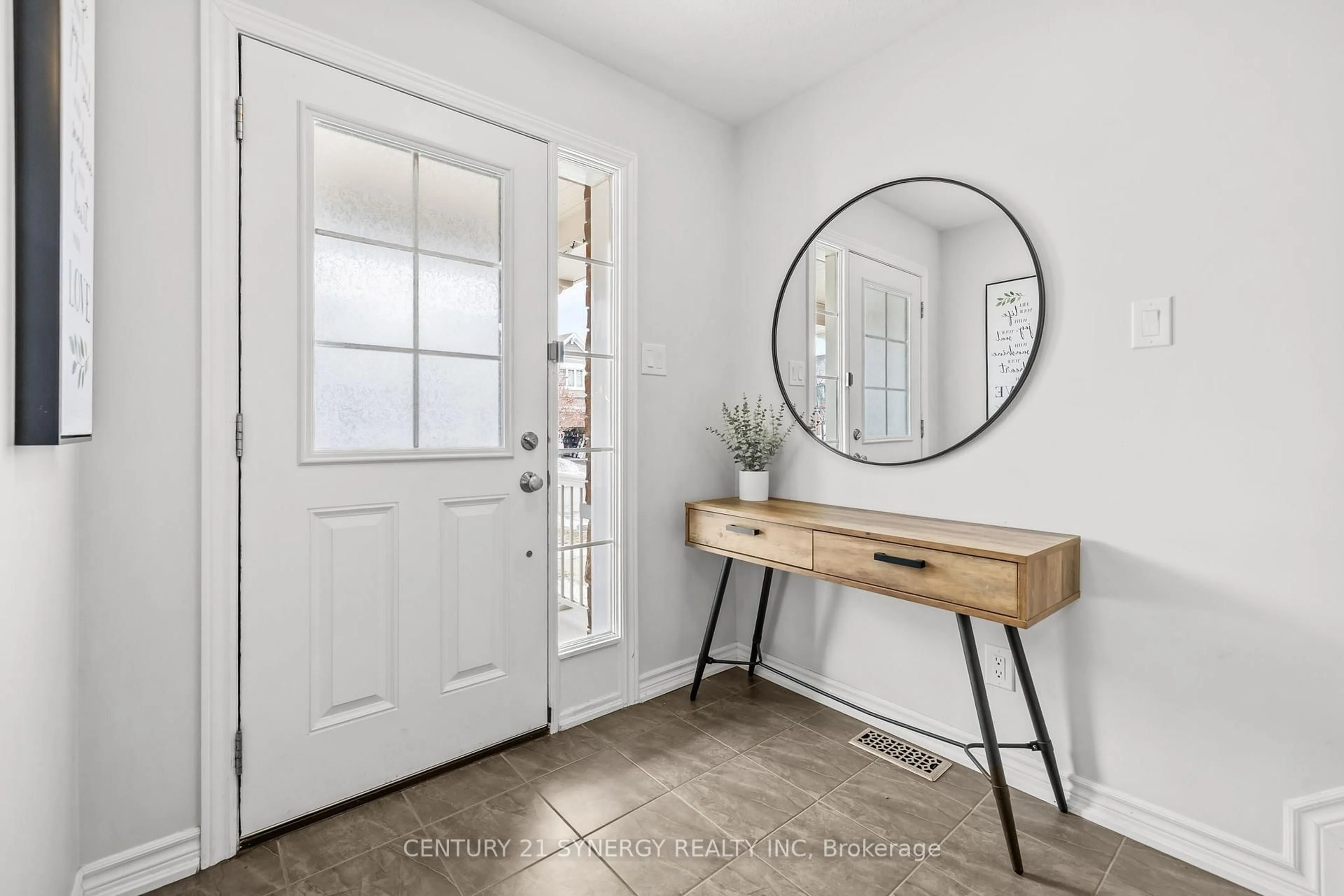 Indoor entryway for 274 Casa Grande Circ, Orleans Ontario K4A 1A2