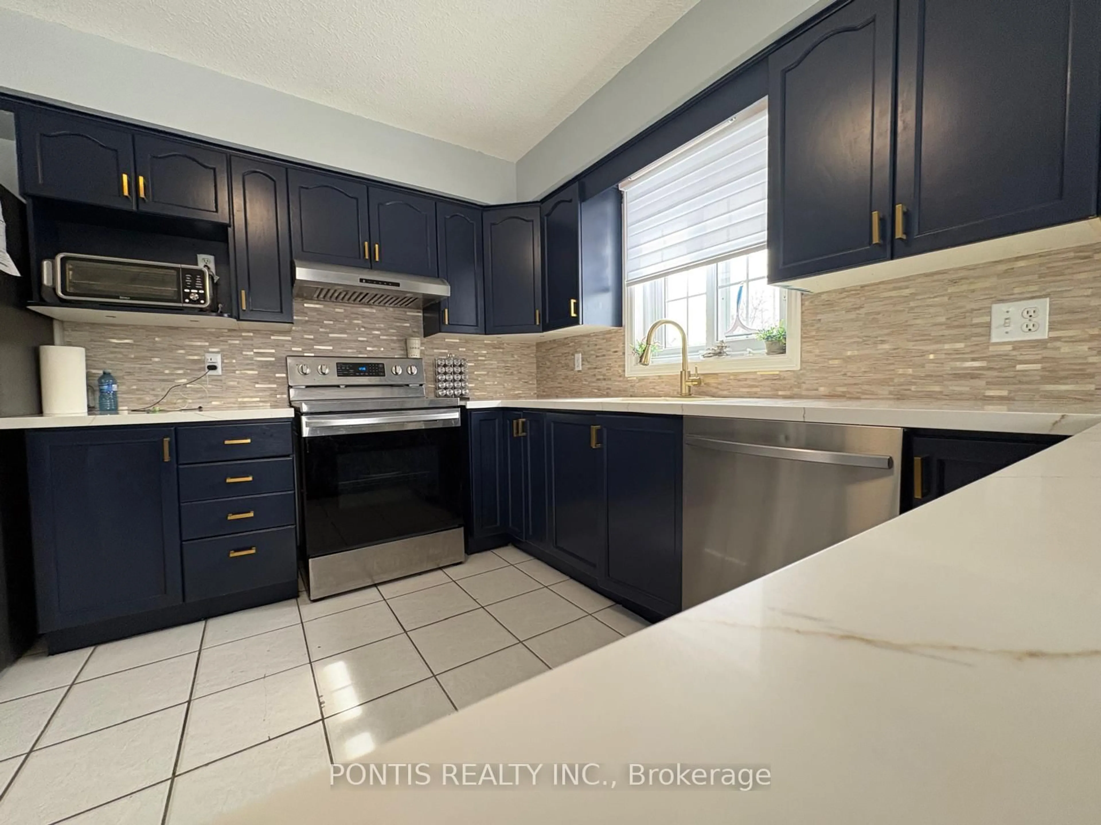 Unknown for 40 Alderson Dr, Cambridge Ontario N3C 4C5