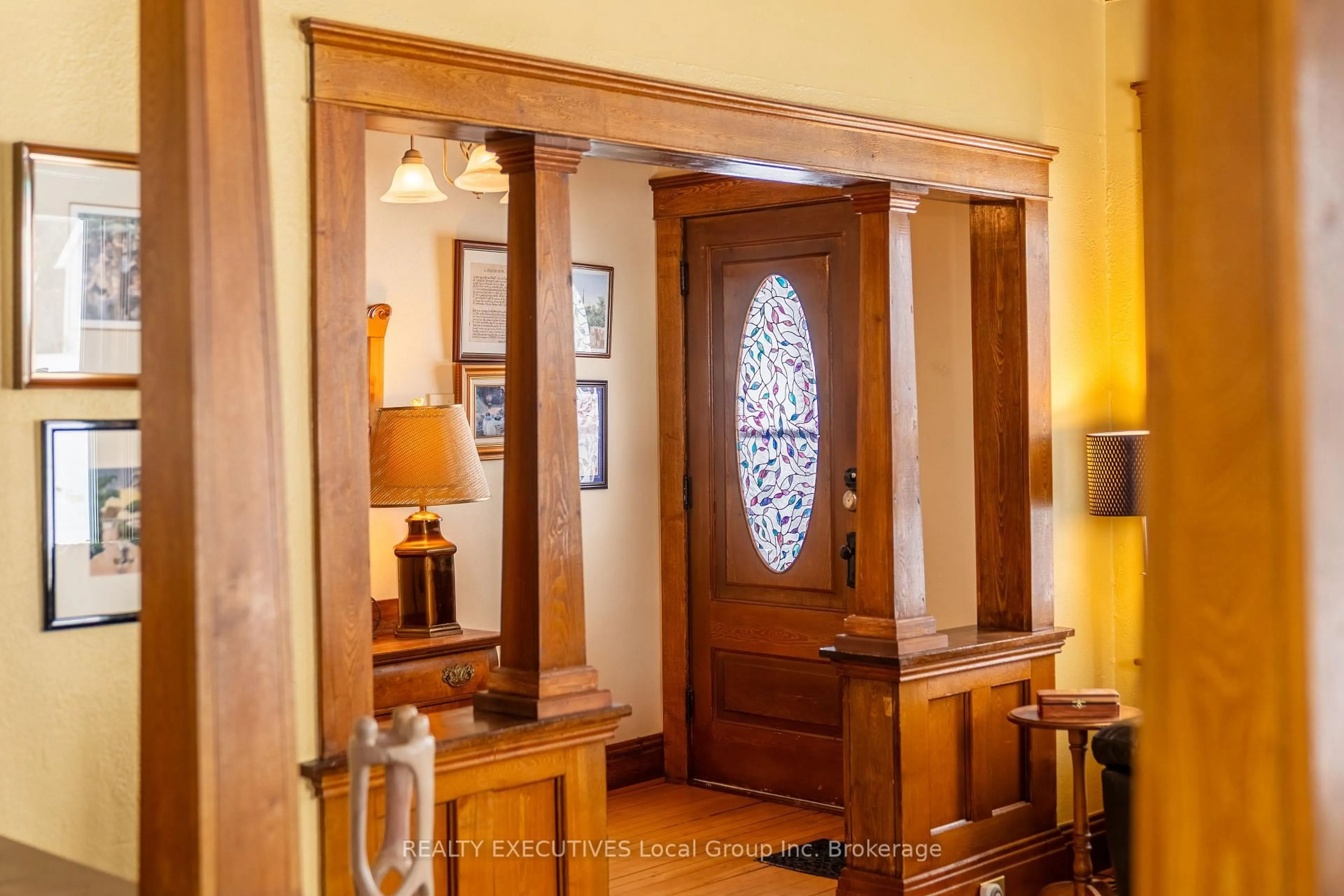 Indoor entryway for 10 Dubeau St, West Nipissing Ontario P0H 2M0