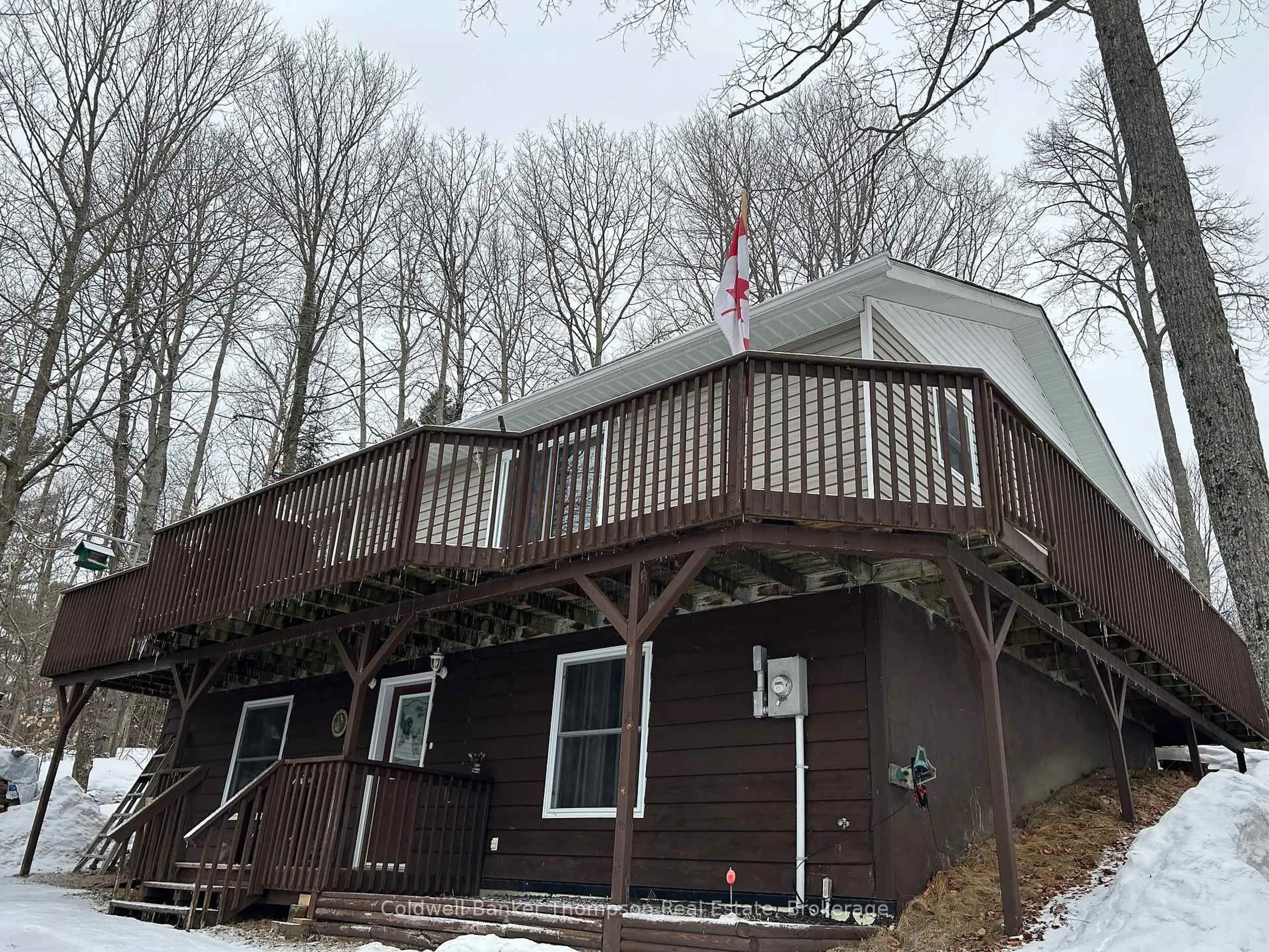 Home with vinyl exterior material, building for 475 Chapman Dr, Burk's Falls Ontario P0A 1C0