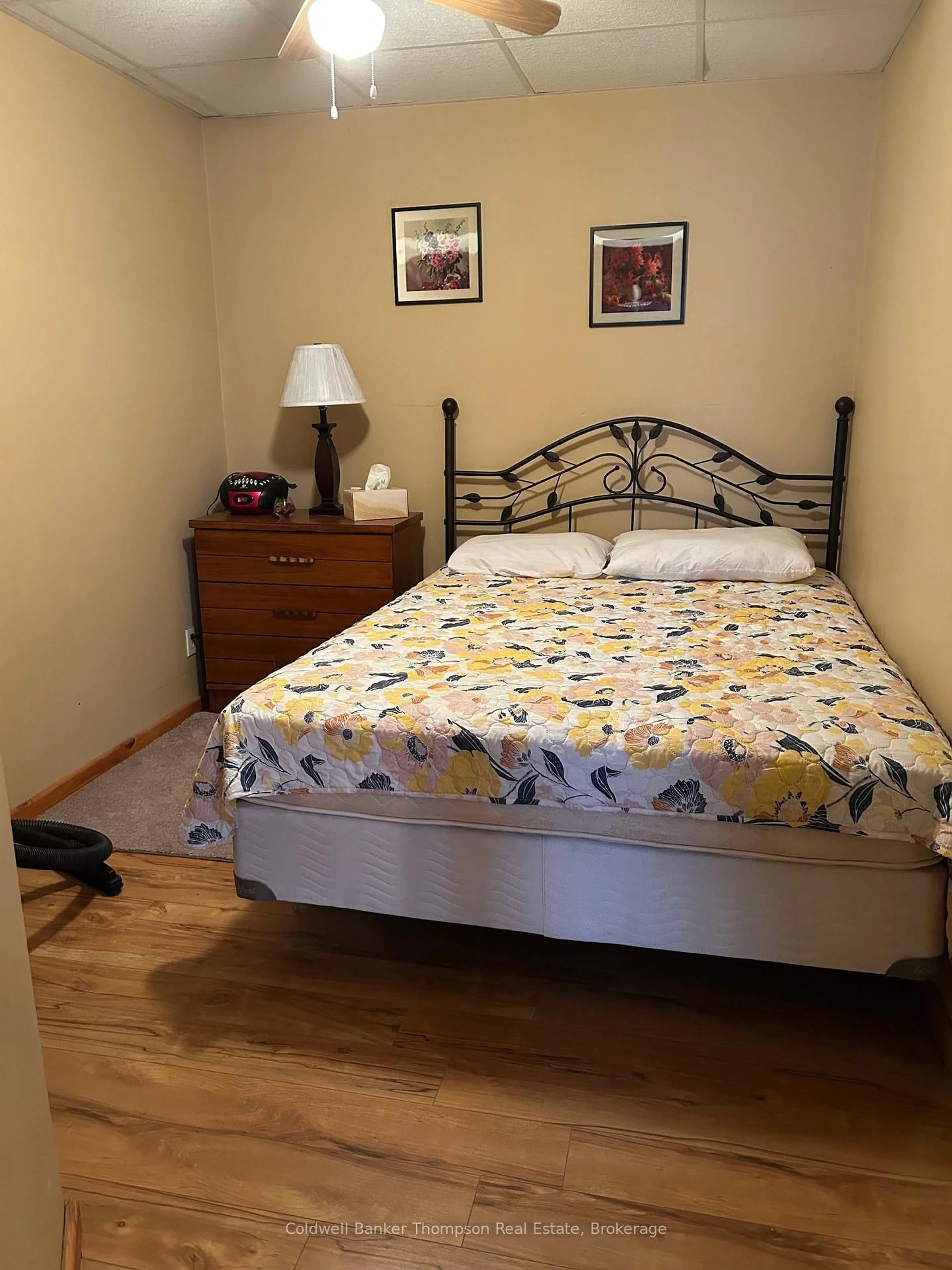 Bedroom with bed, unknown for 475 Chapman Dr, Burk's Falls Ontario P0A 1C0