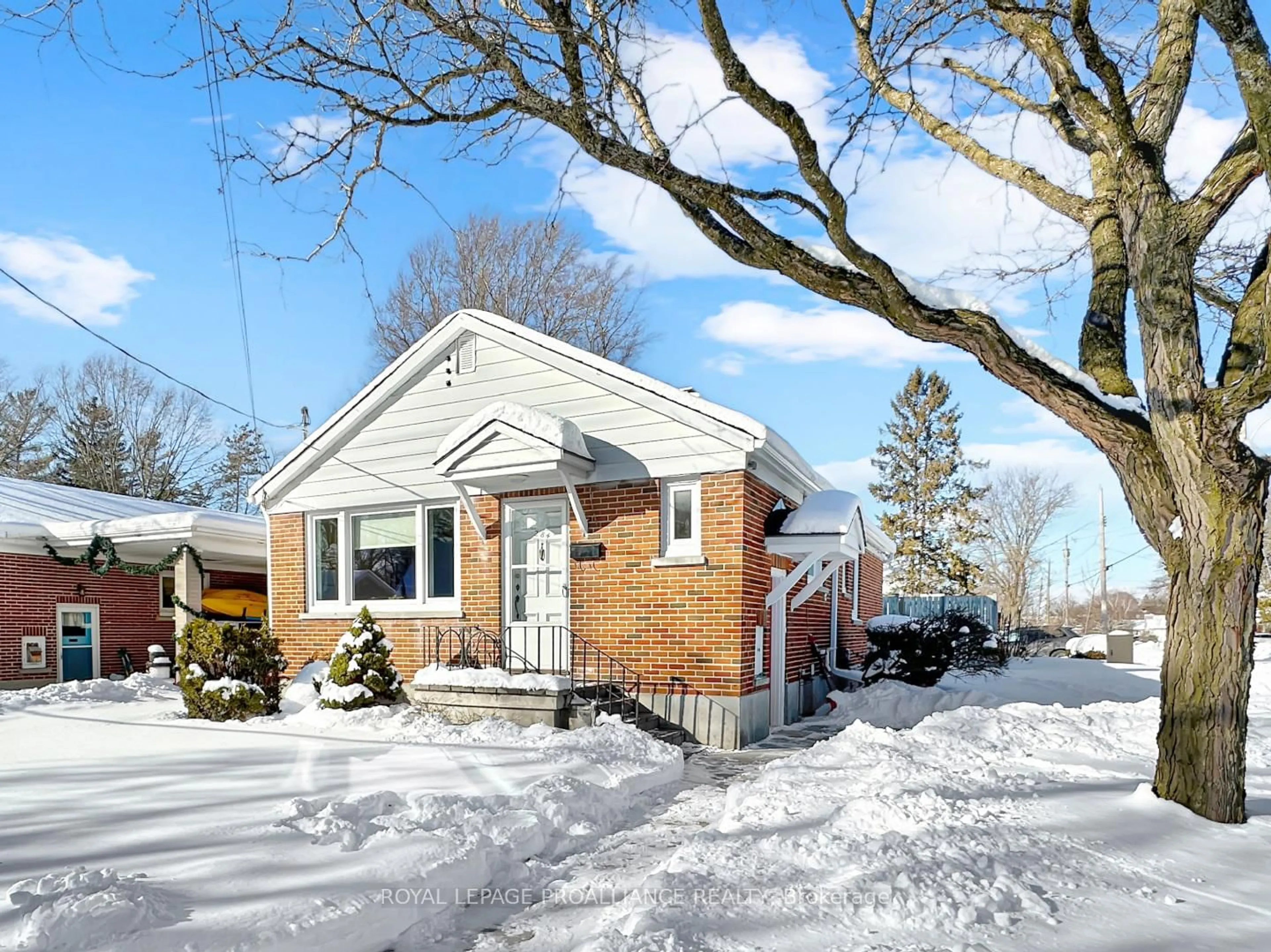 Home with brick exterior material, street for 284 Victoria Ave, Belleville Ontario K8N 2C7