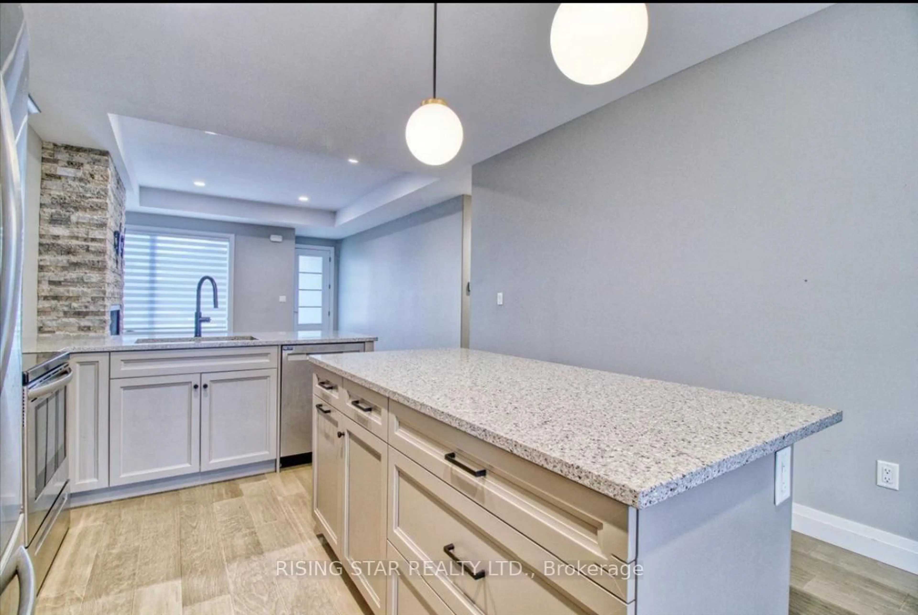 Open concept kitchen, ceramic/tile floor for 30 Evening Dr, Chatham-Kent Ontario N7L 0B6