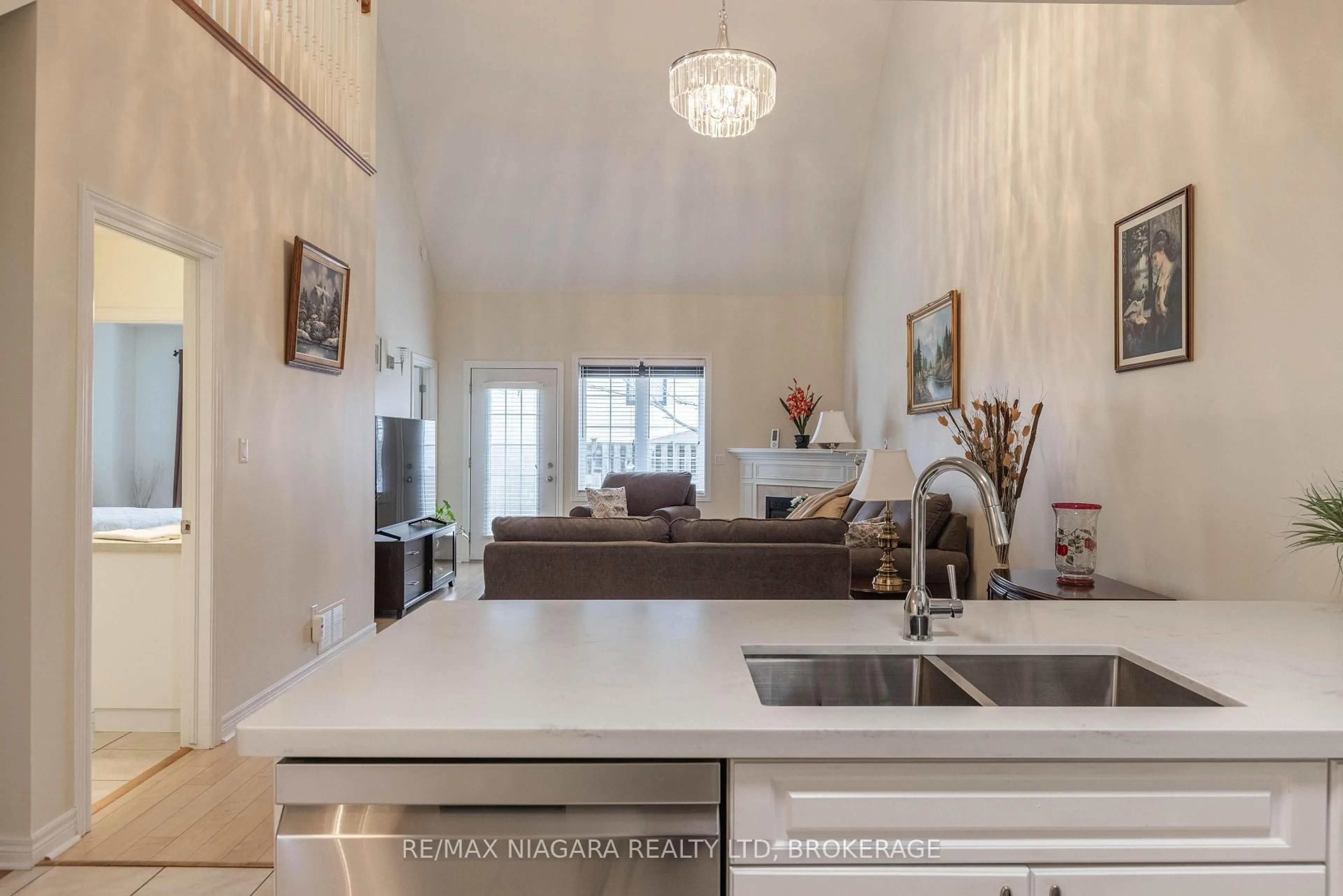 Open concept kitchen, ceramic/tile floor for 8142 Costabile Dr #13, Niagara Falls Ontario L2H 3M3