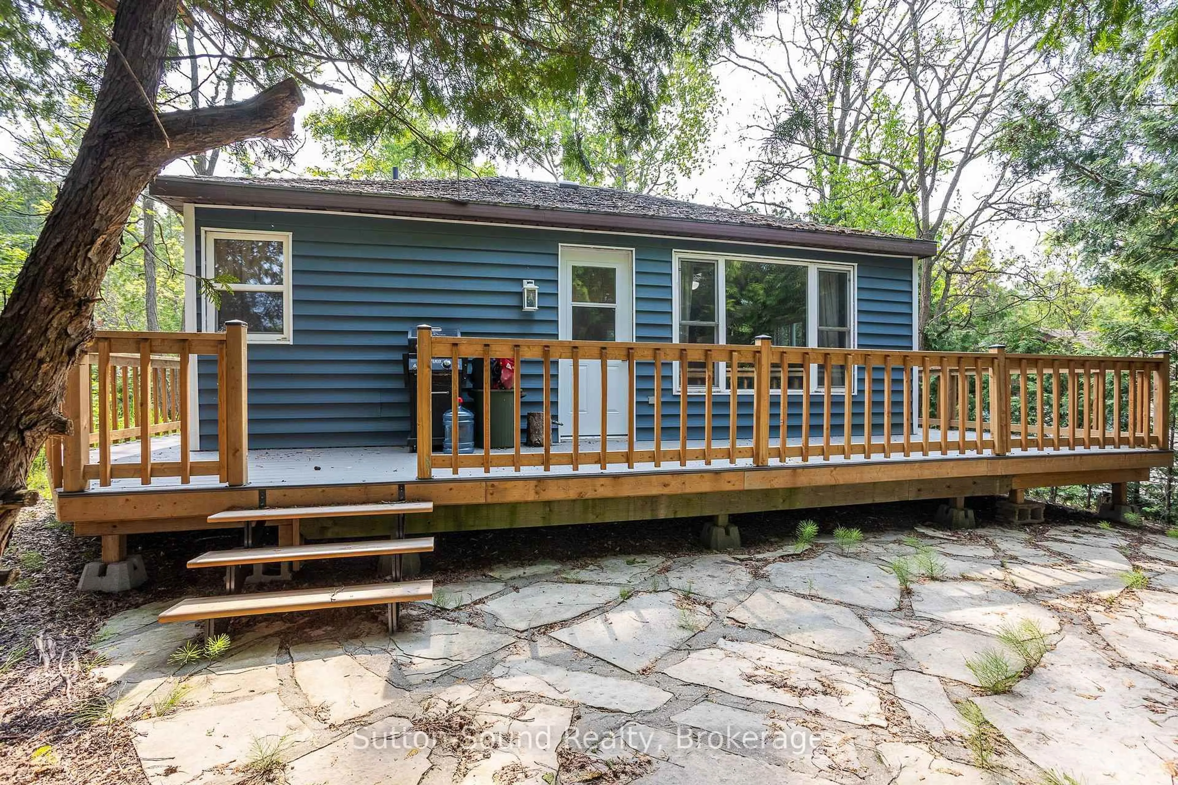 Unknown for 1055 2nd Ave, Native Leased Lands Ontario N0H 2G0