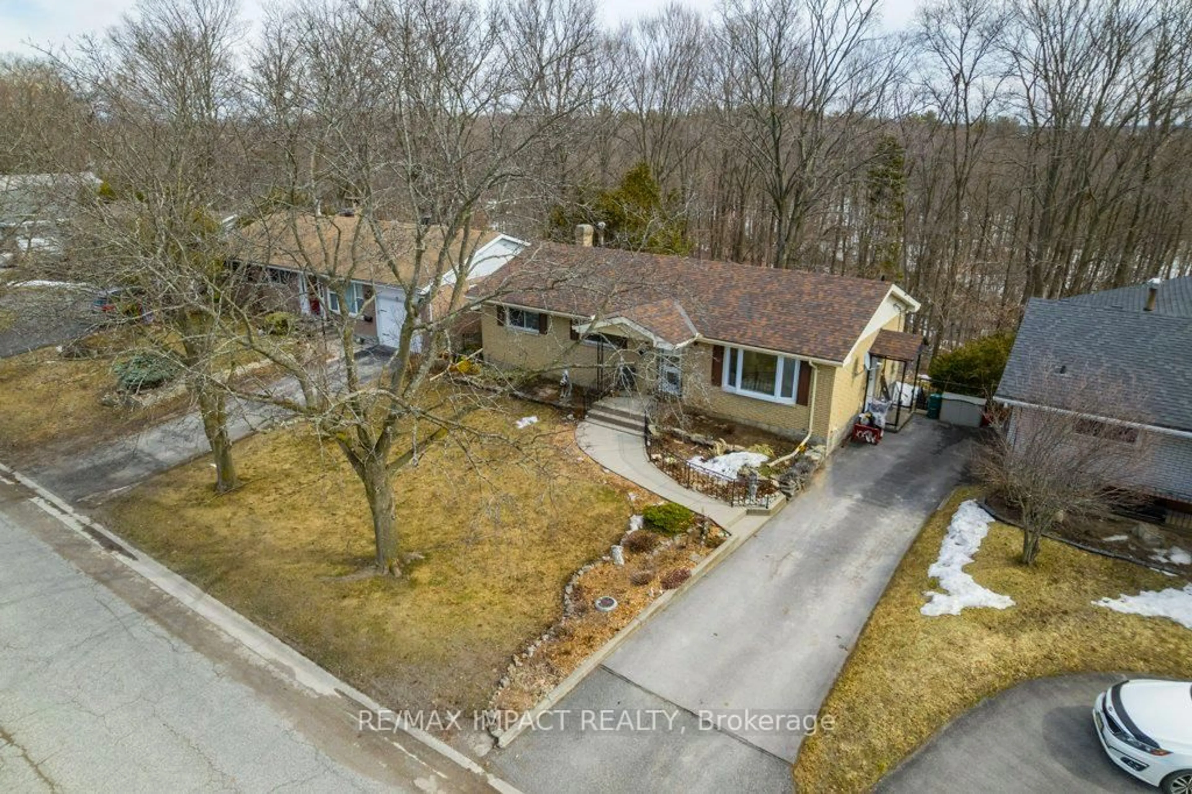 A pic from outside/outdoor area/front of a property/back of a property/a pic from drone, street for 26 Parkview Hts, Quinte West Ontario K8V 5L7