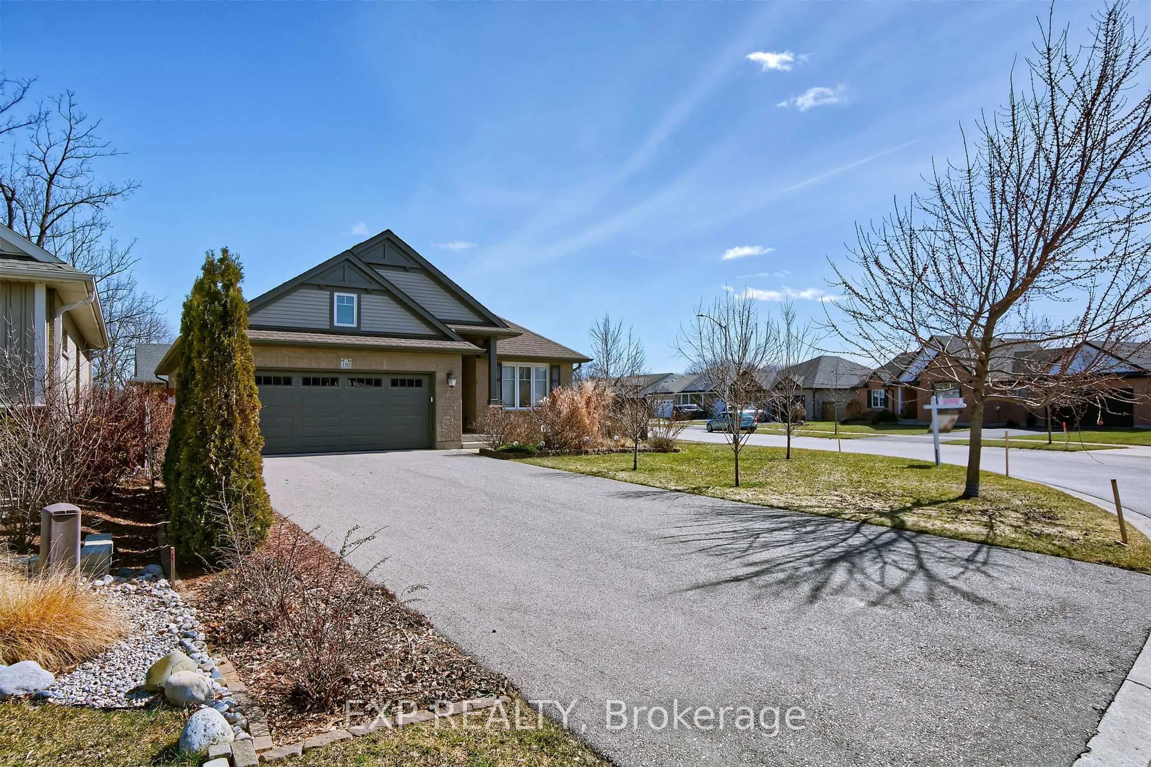 A pic from outside/outdoor area/front of a property/back of a property/a pic from drone, street for 190 Emery St. St, Central Elgin Ontario N5L 0A6