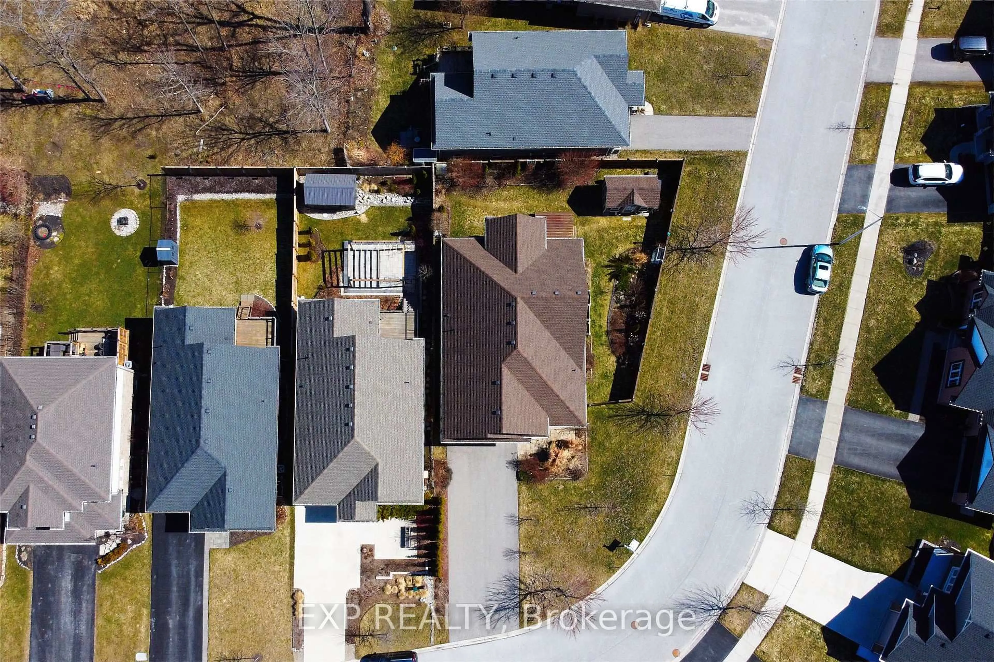 A pic from outside/outdoor area/front of a property/back of a property/a pic from drone, street for 190 Emery St. St, Central Elgin Ontario N5L 0A6