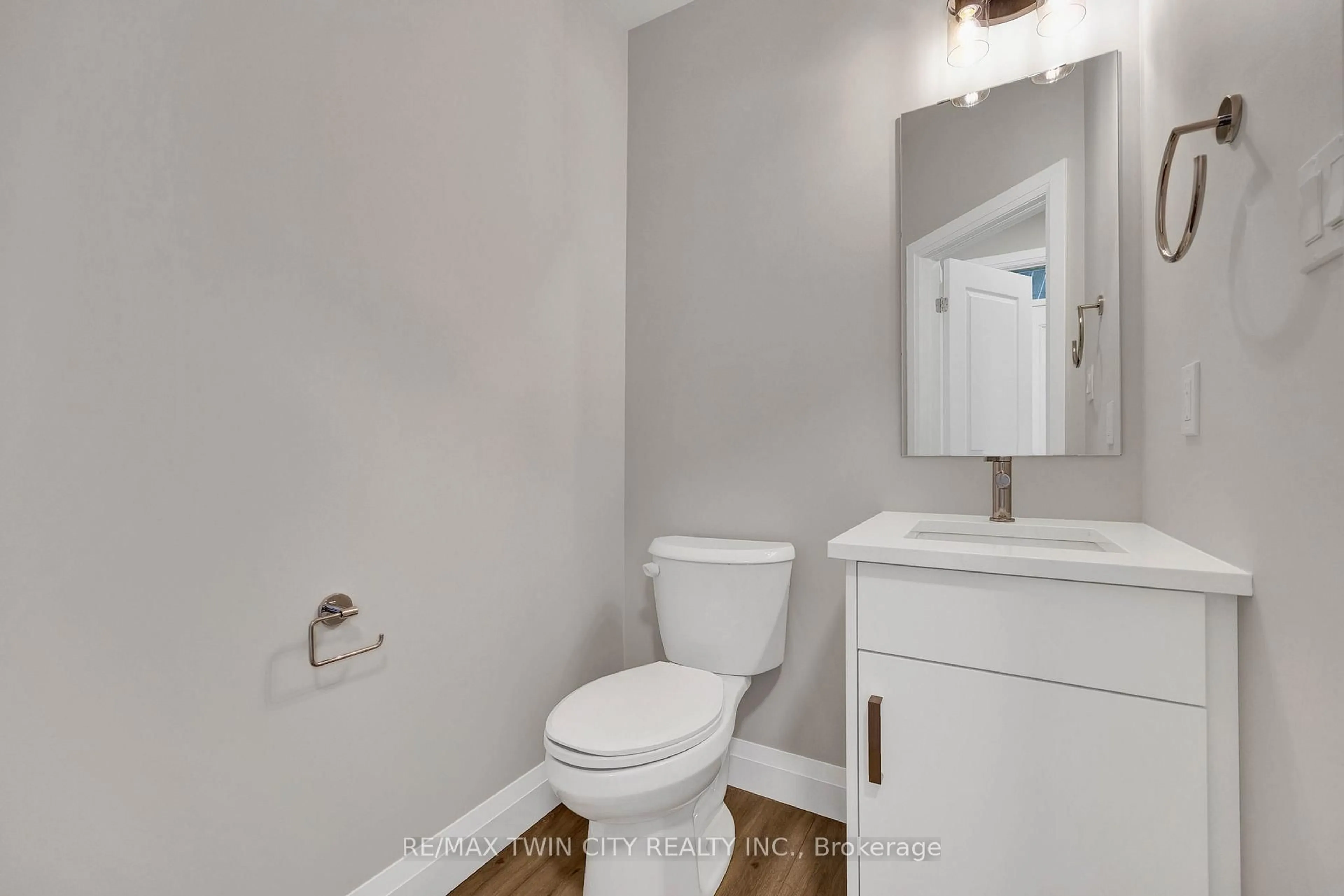 Standard bathroom, unknown for 143 ELGIN St #67, Cambridge Ontario N1R 0E1