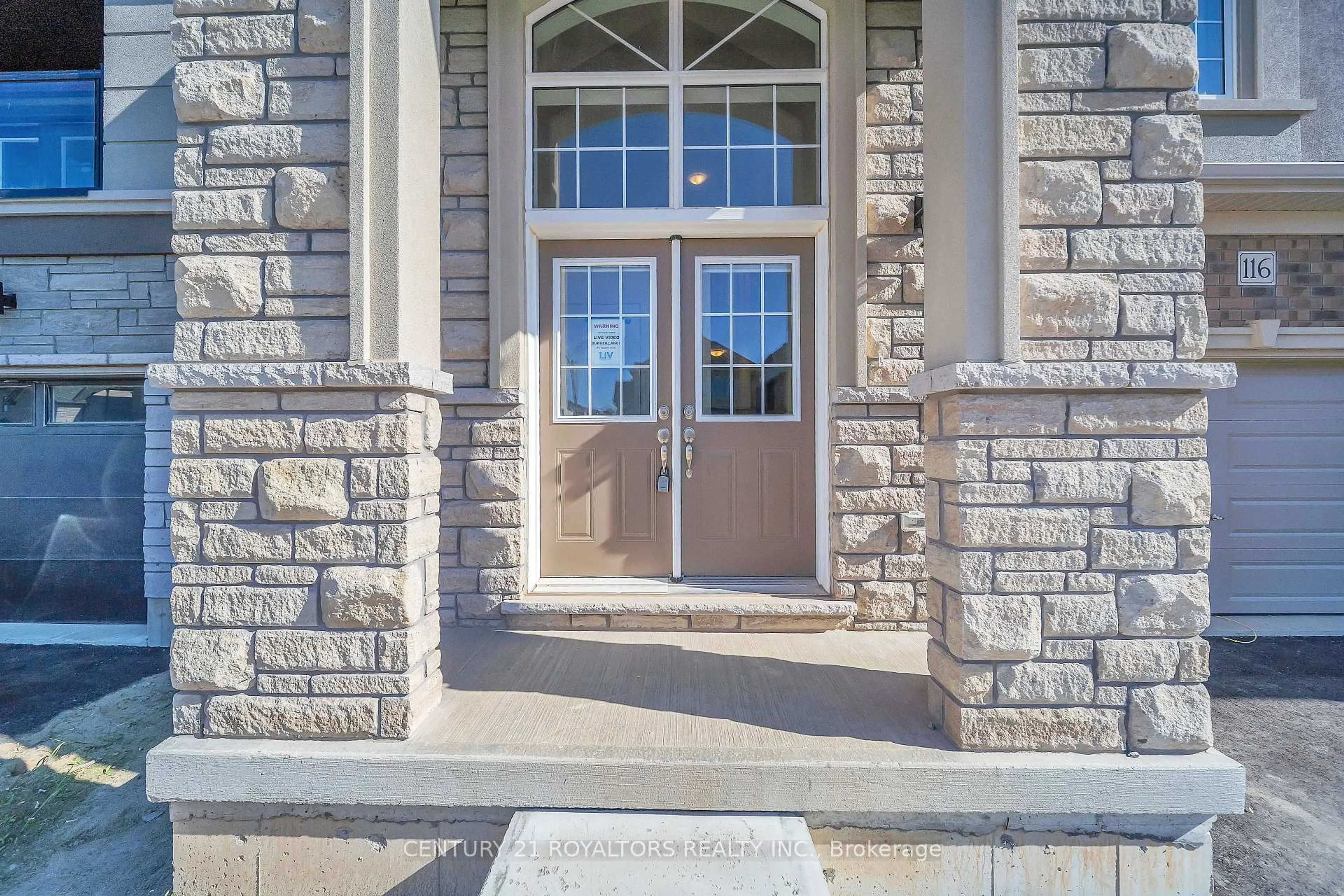 Indoor entryway for 116 Hitchman St, Brant Ontario N3L 0M2