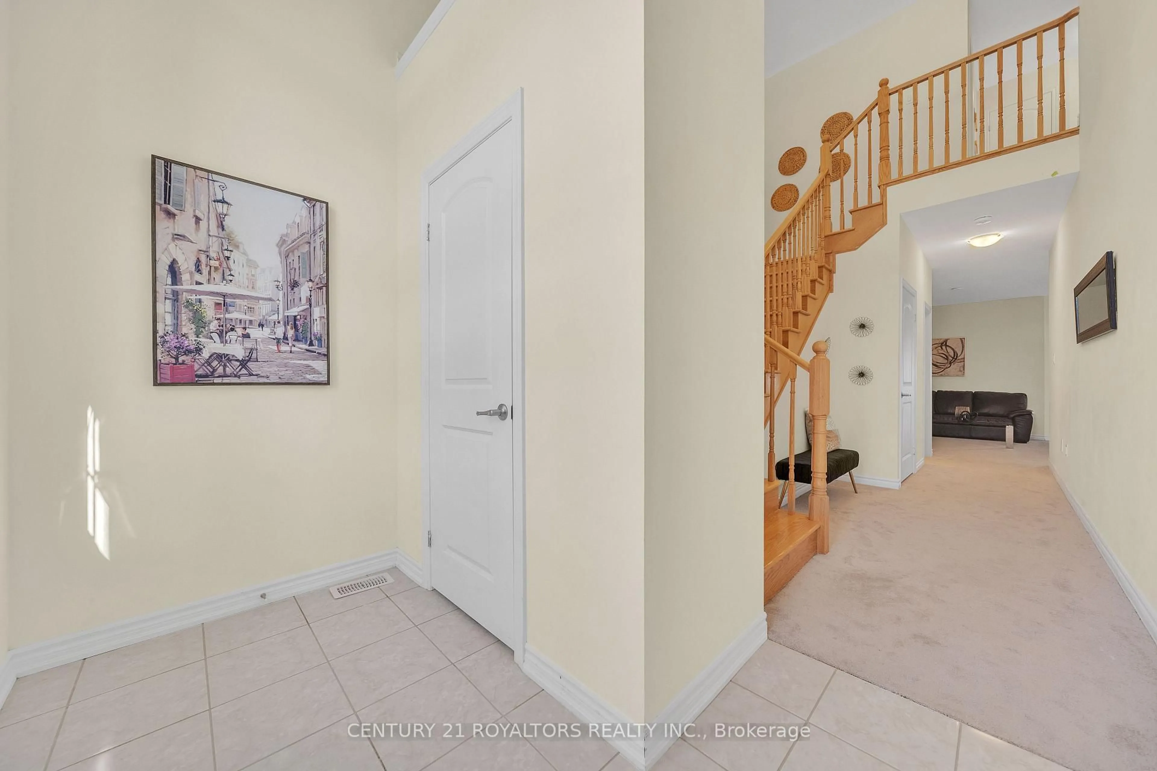 Indoor entryway for 116 Hitchman St, Brant Ontario N3L 0M2