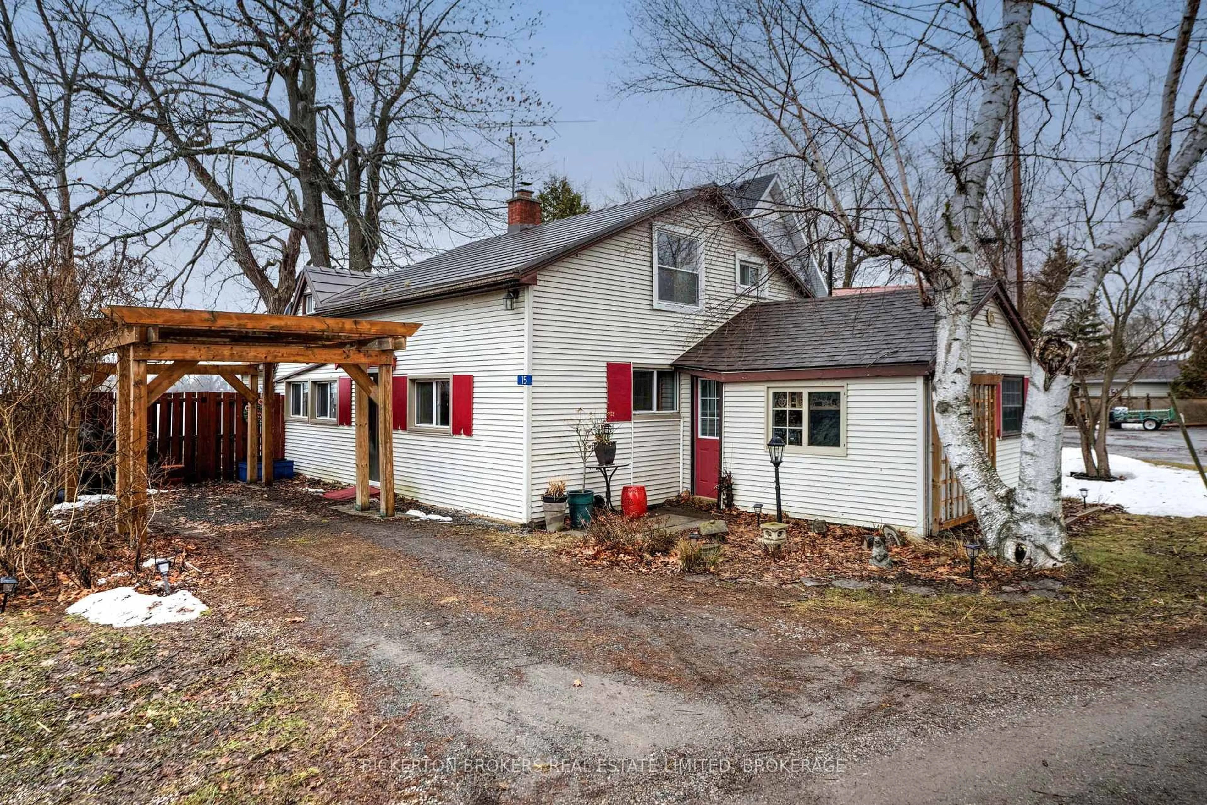 A pic from outside/outdoor area/front of a property/back of a property/a pic from drone, street for 15 Sturtivans Lane, Front of Leeds & Seeleys Bay Ontario K7G 2V4