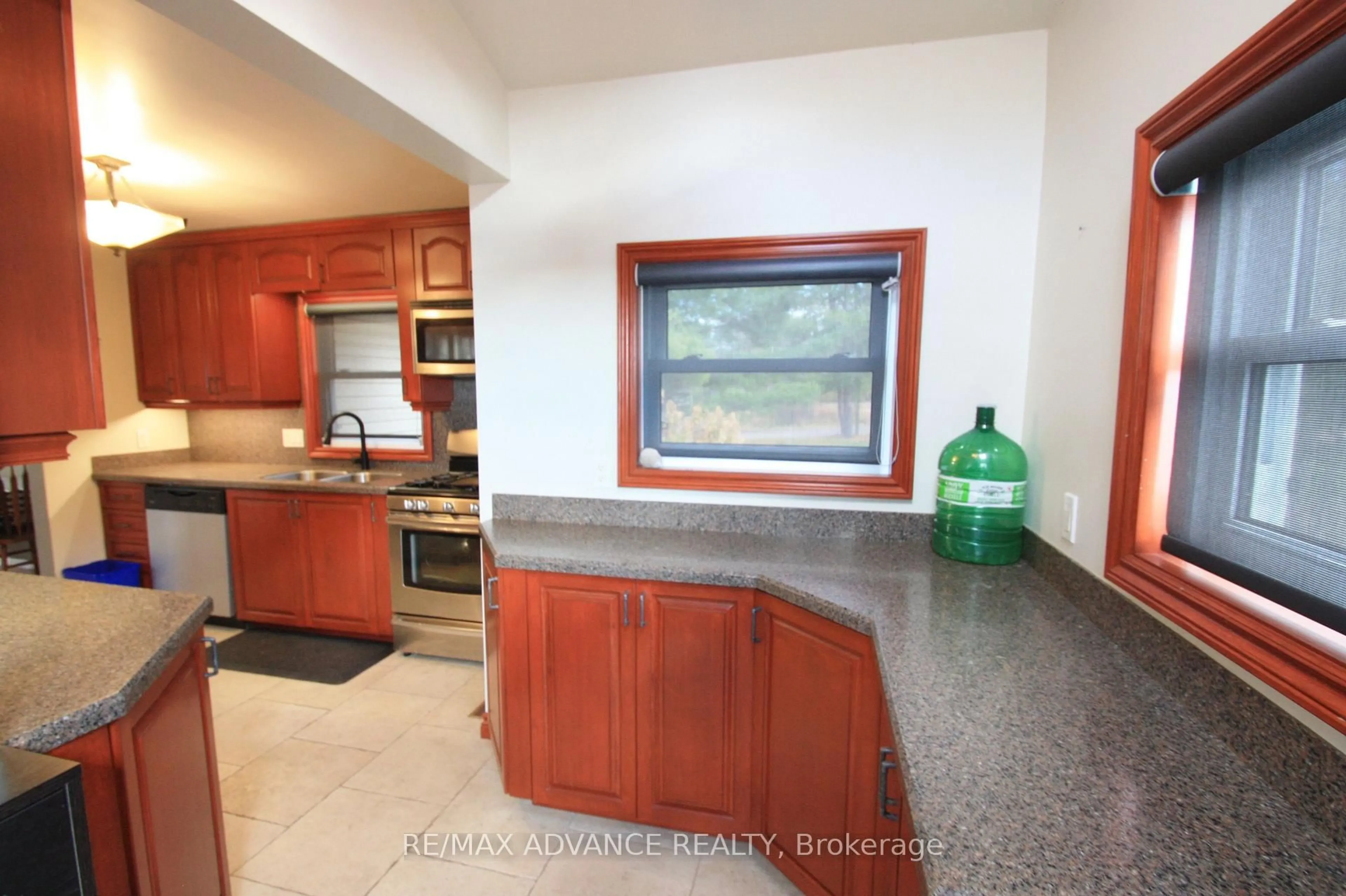 Standard kitchen, ceramic/tile floor for 77 ROCKVIEW Rd, Nipissing Ontario P0H 1H0