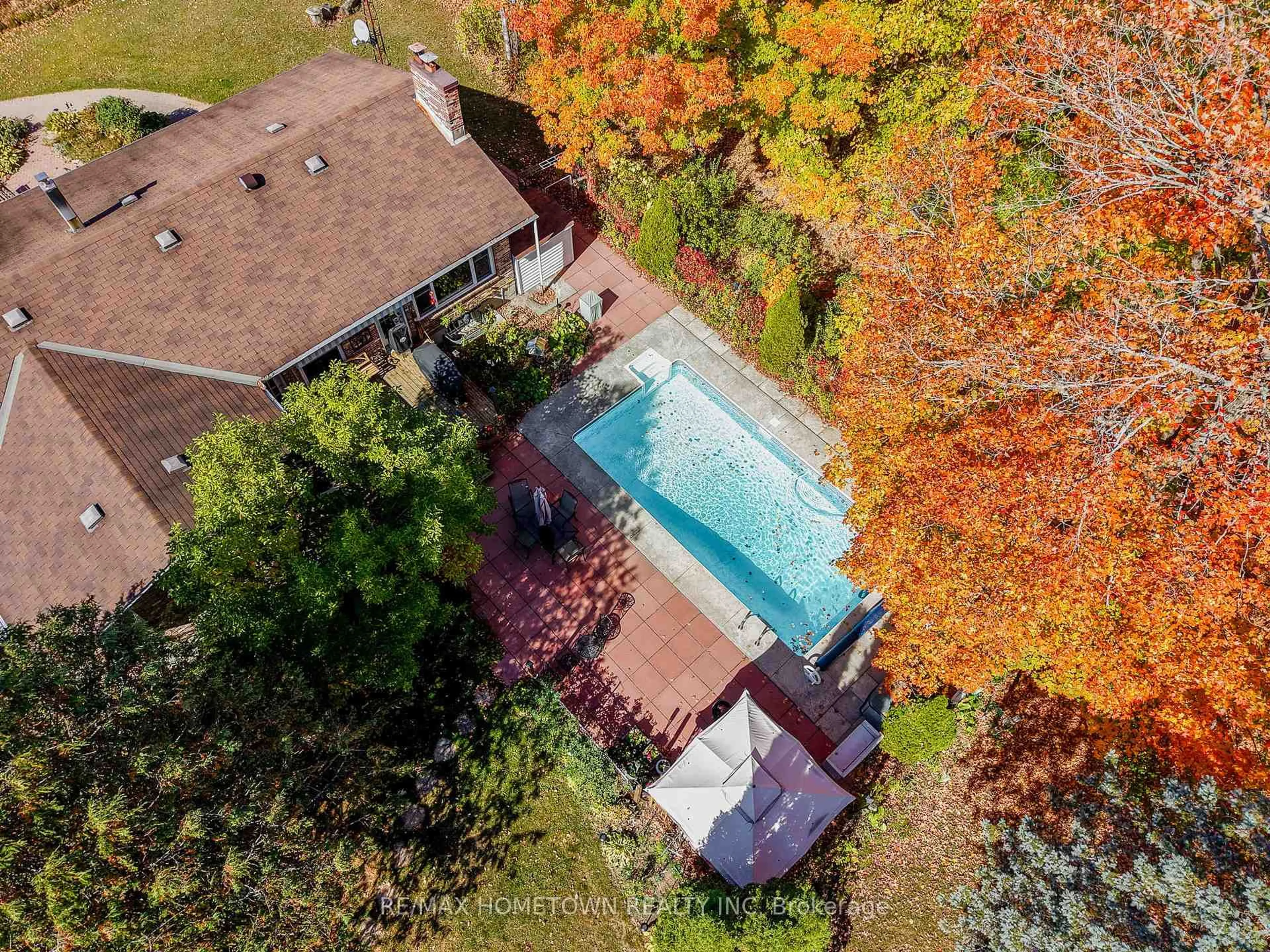 A pic from outside/outdoor area/front of a property/back of a property/a pic from drone, street for 473 Amberwood Rd, Ashton Ontario K0A 1B0