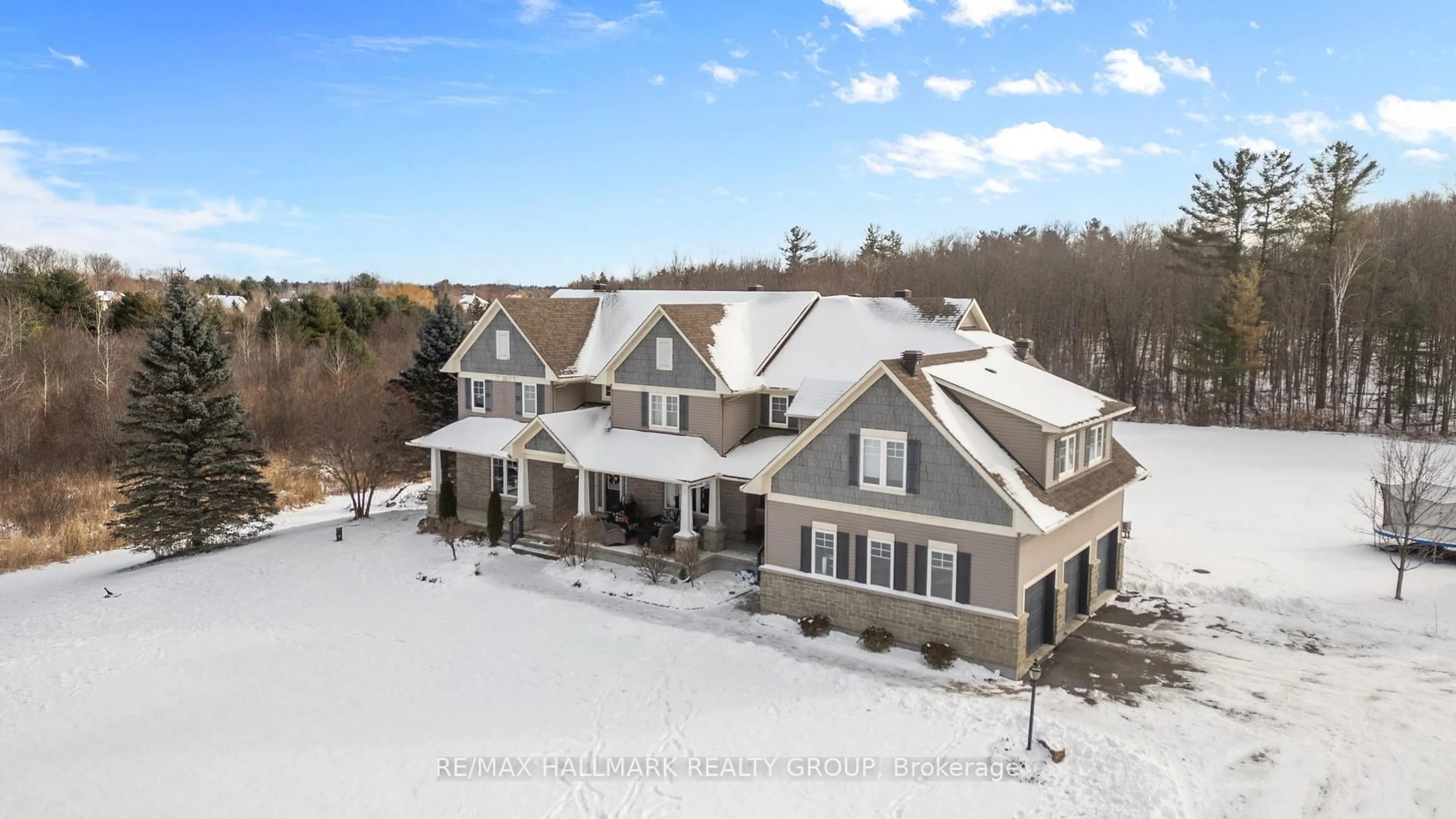 A pic from outside/outdoor area/front of a property/back of a property/a pic from drone, mountain view for 137 Goodman Dr, Ottawa Ontario K2W 1C7