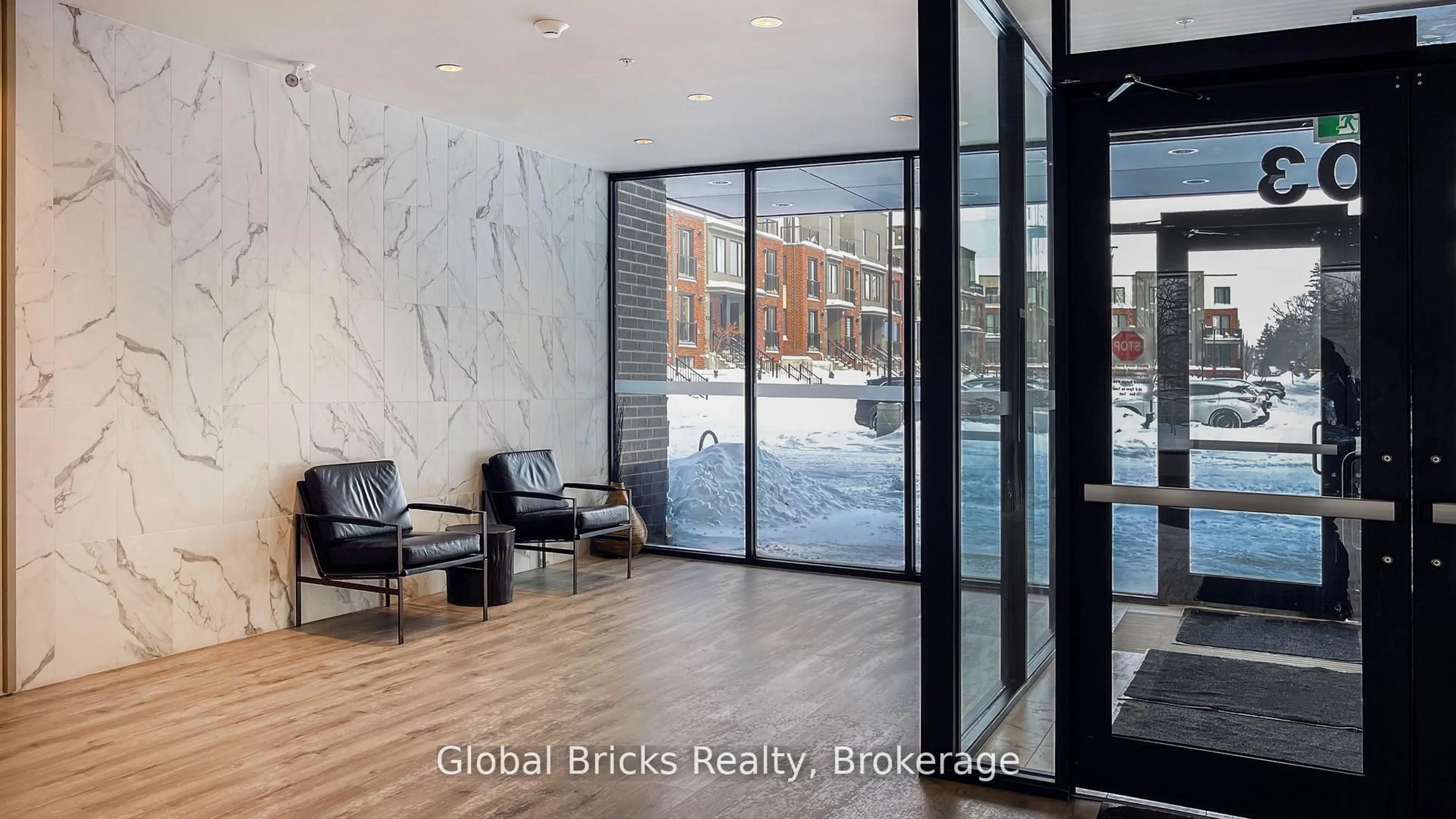 Indoor foyer for 103 Roger St #313, Waterloo Ontario N2J 0G2