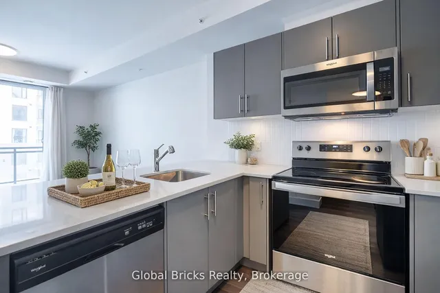 103 Roger St #313, Waterloo 5