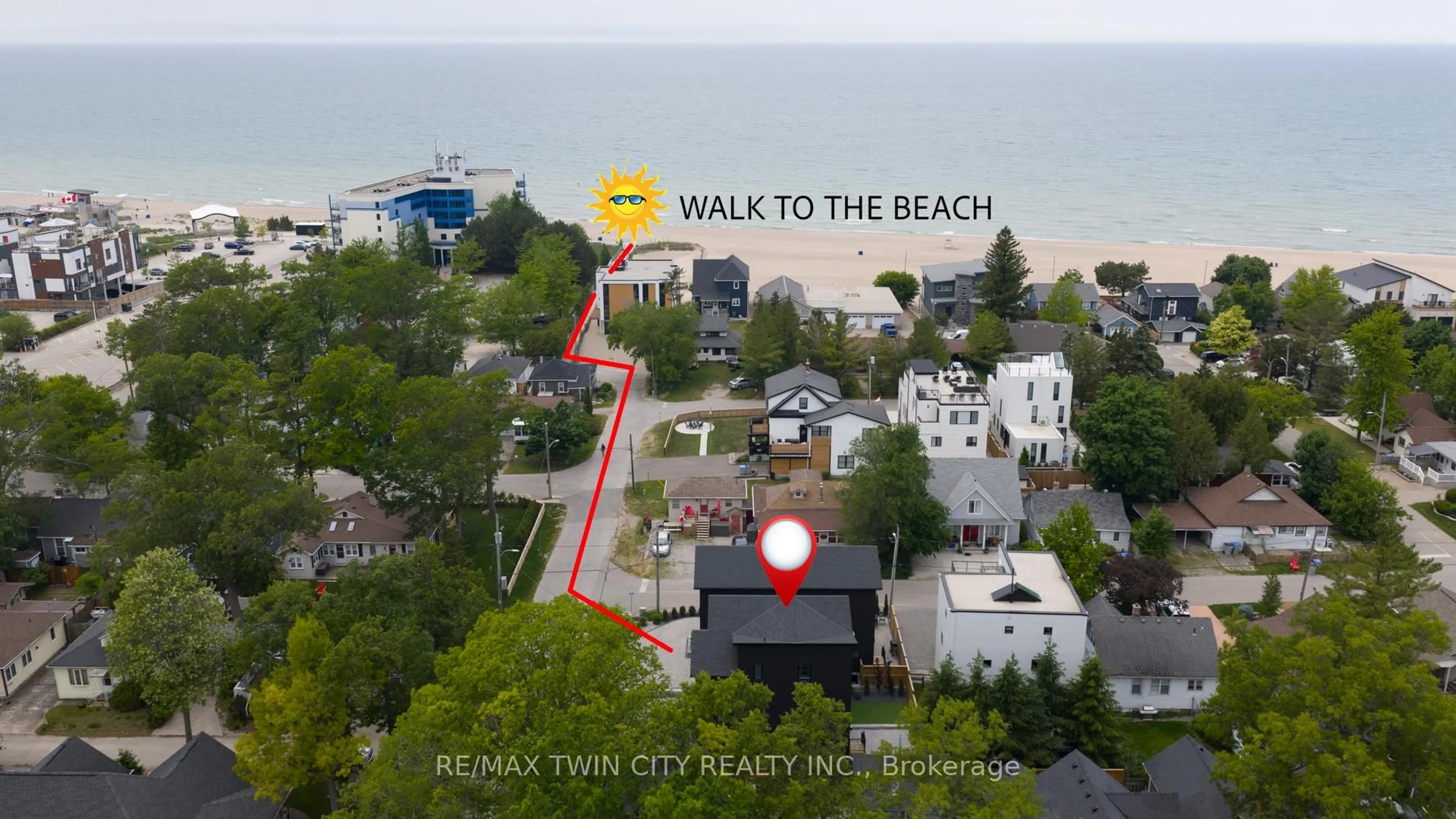 A pic from outside/outdoor area/front of a property/back of a property/a pic from drone, unknown for 55 Centre St, Lambton Shores Ontario N0M 1T0