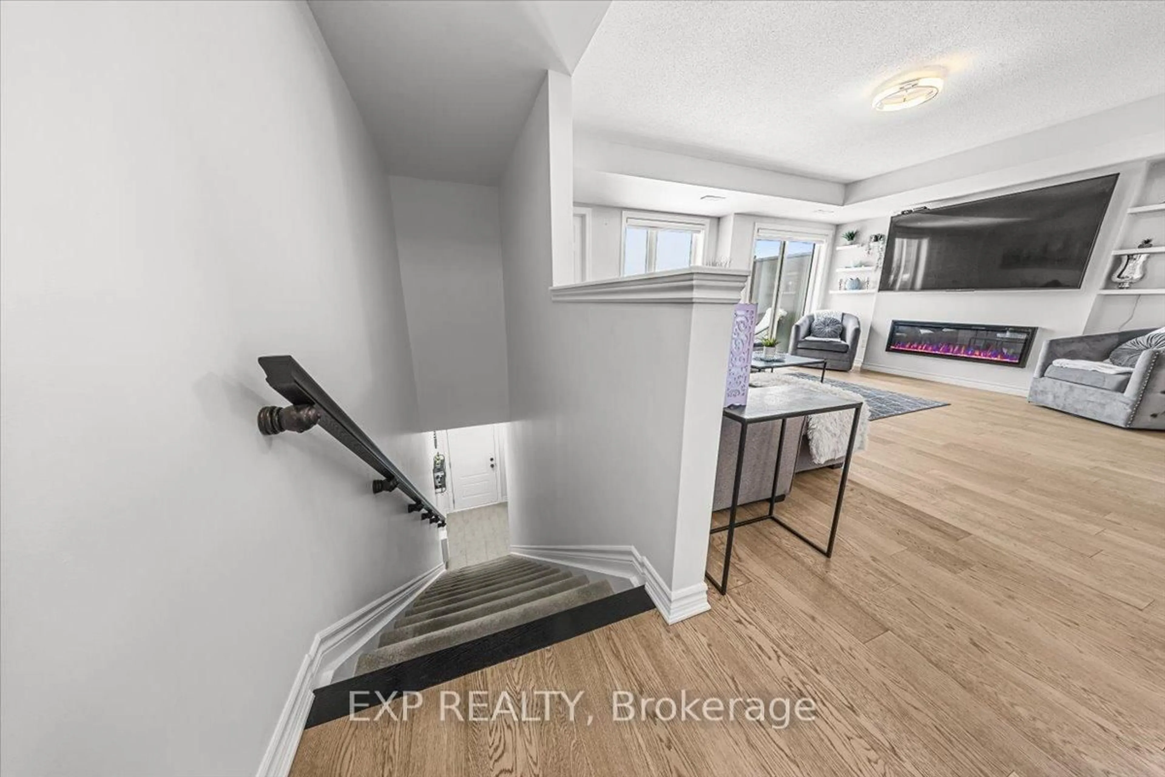 Unknown for 704 Lapland Private, Ottawa Ontario K2V 0S4