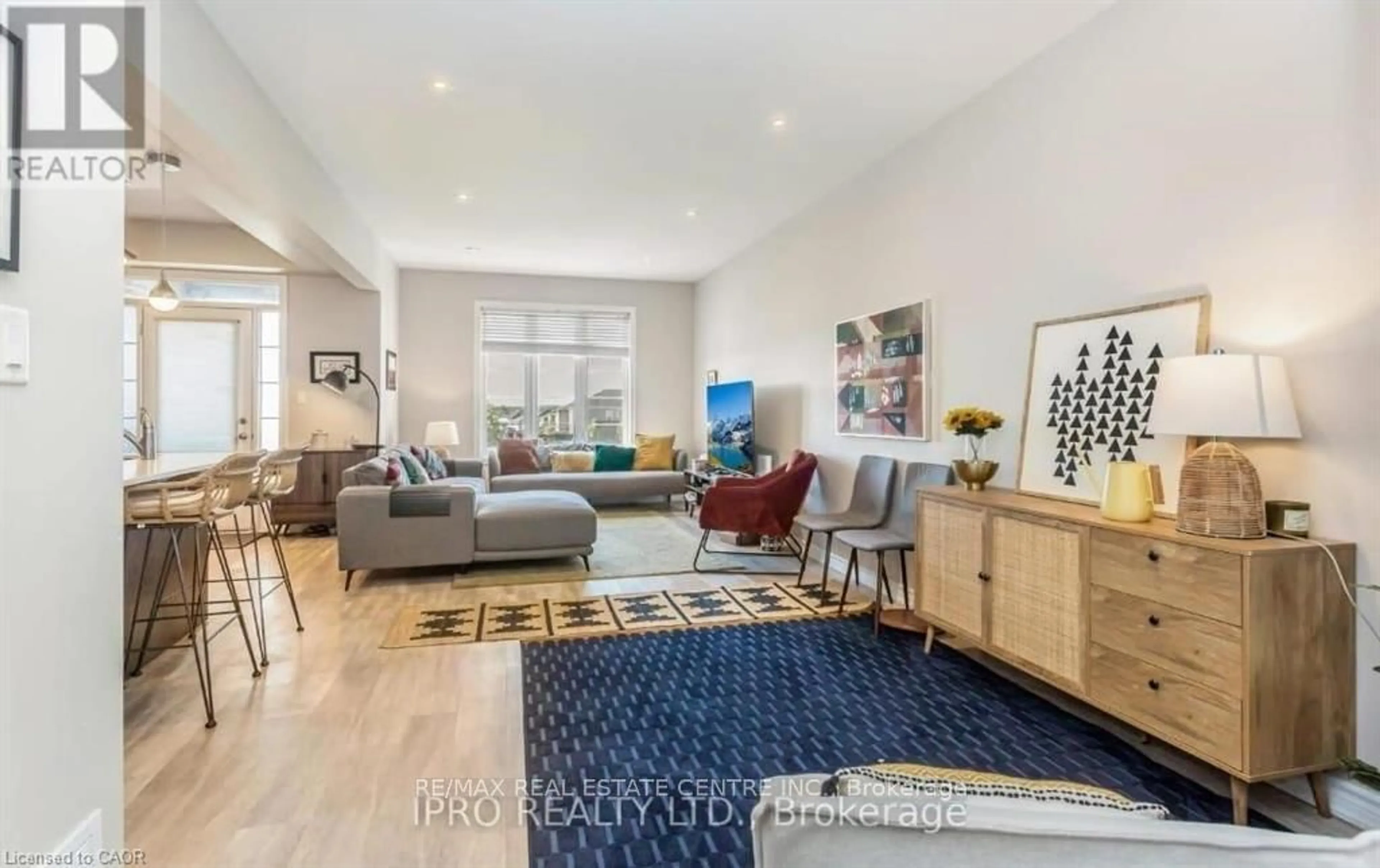 Living room with furniture, unknown for 324 Equestrian Way #78, Cambridge Ontario N3E 0E2