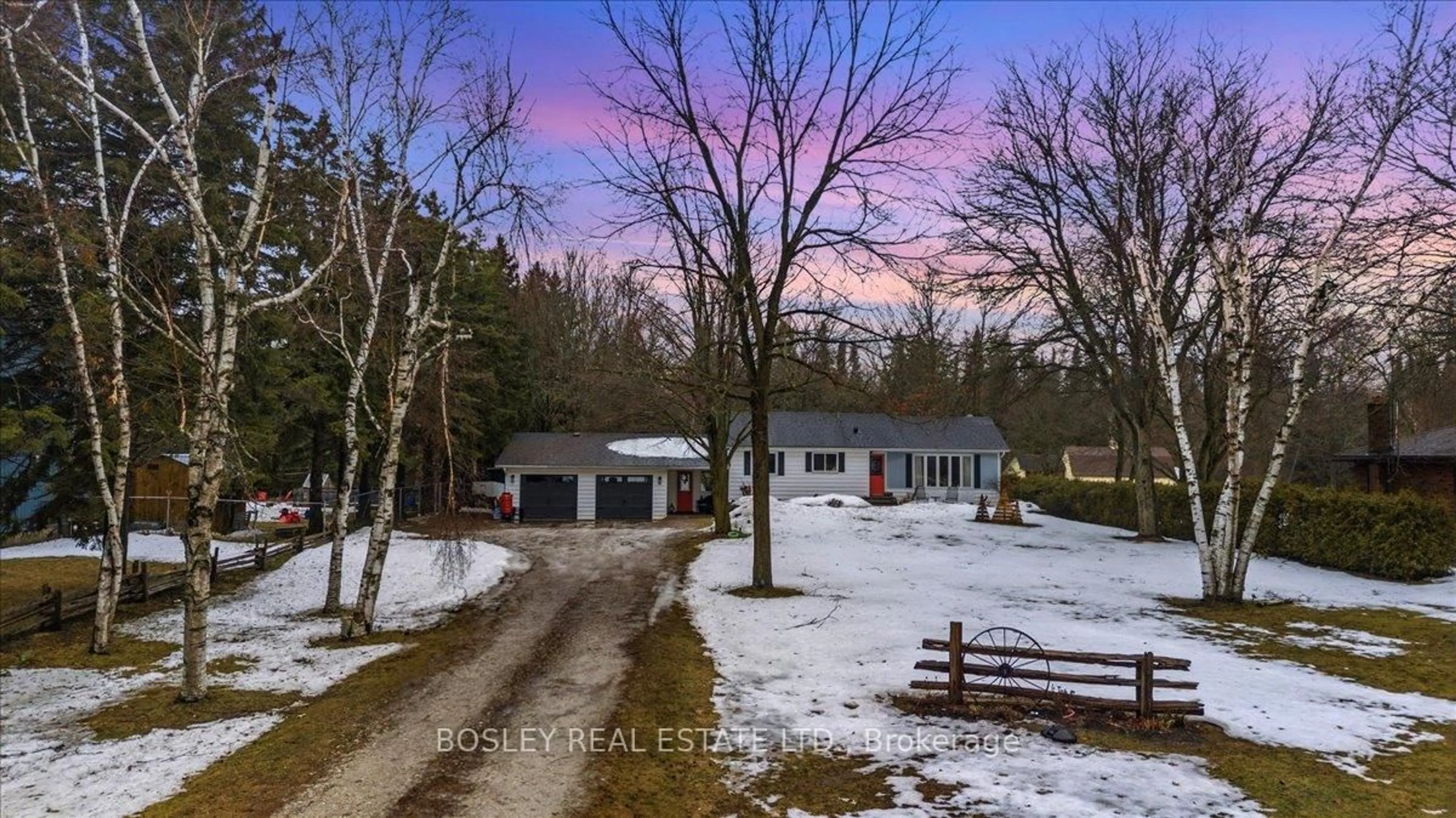 A pic from outside/outdoor area/front of a property/back of a property/a pic from drone, street for 9376 Wellington Rd 124 Rd, Erin Ontario N0B 1T0