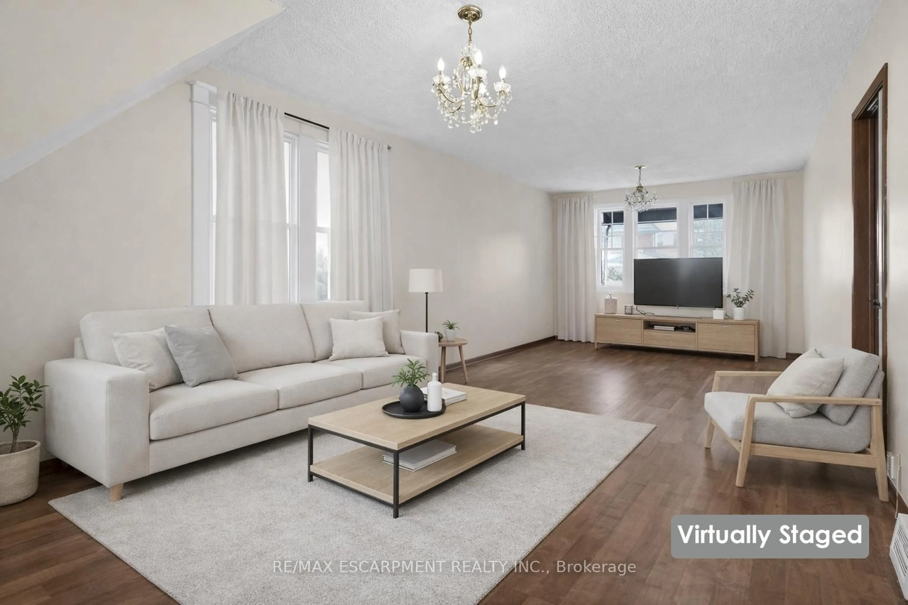 Living room with furniture, unknown for 5991 Culp St, Niagara Falls Ontario L2G 2B6