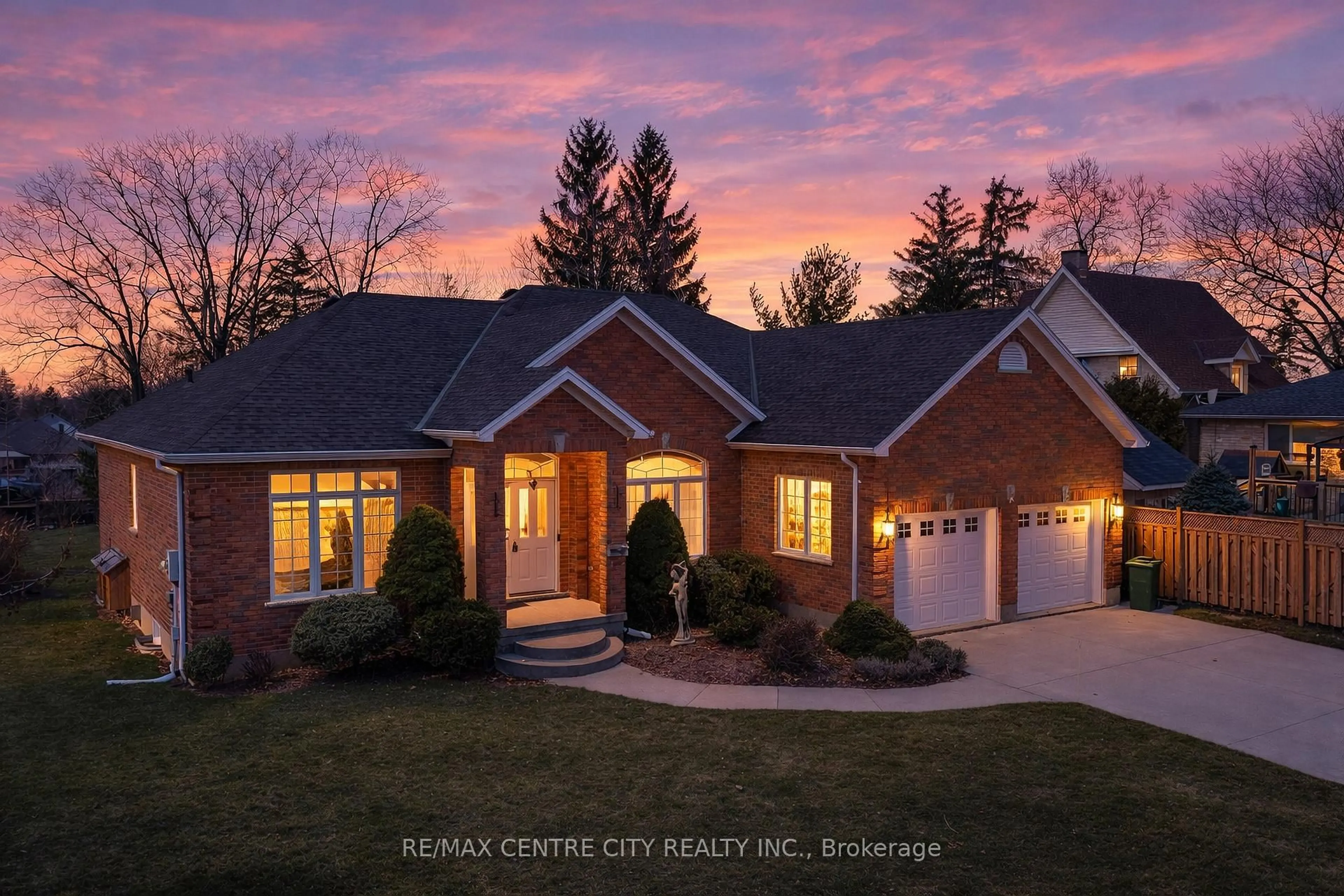 Home with brick exterior material, unknown for 6 Huntington Terr, St. Thomas Ontario N5R 6H1