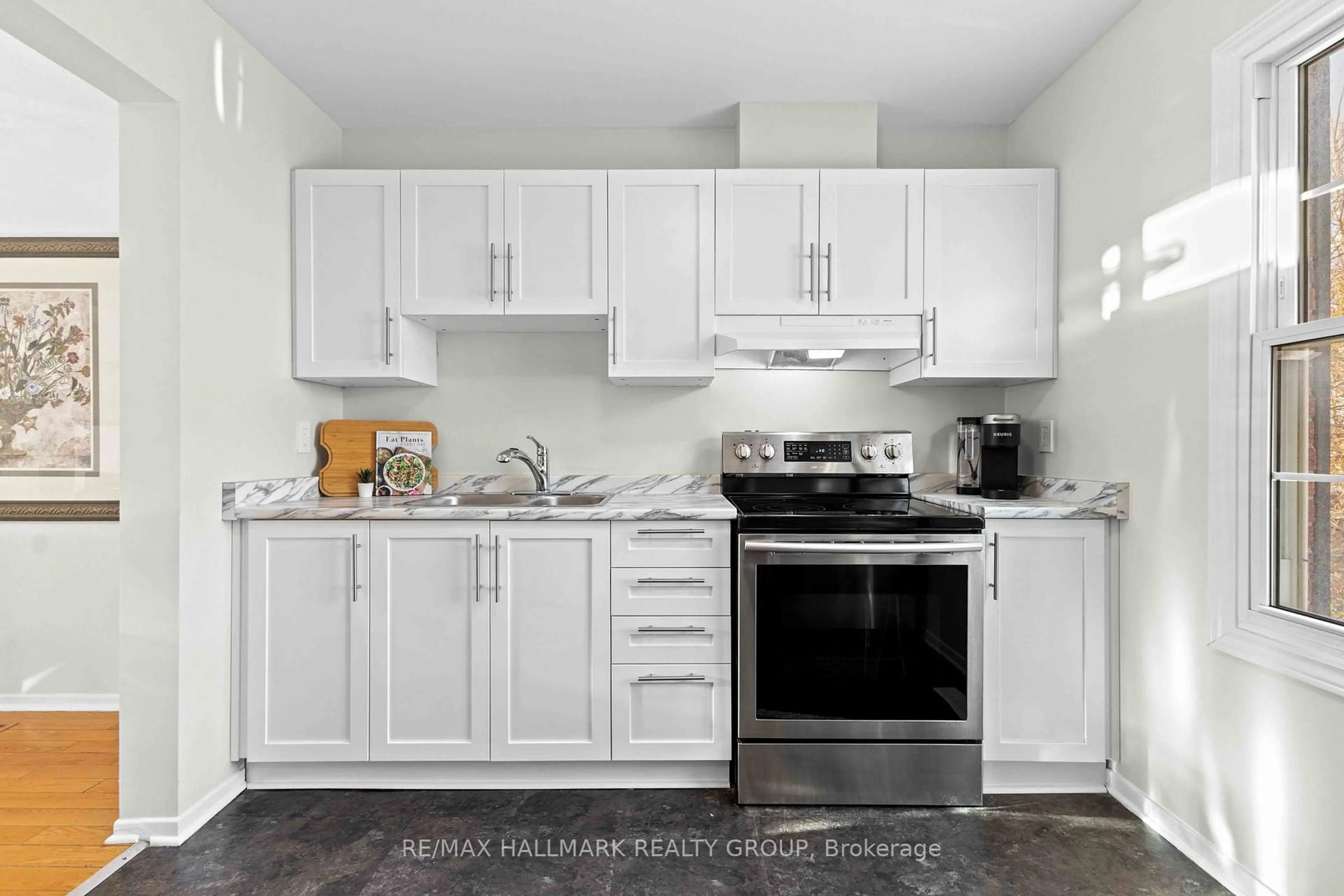 Standard kitchen, unknown for 1160 Shillington Ave #11, Ottawa Ontario K1Z 7Z4