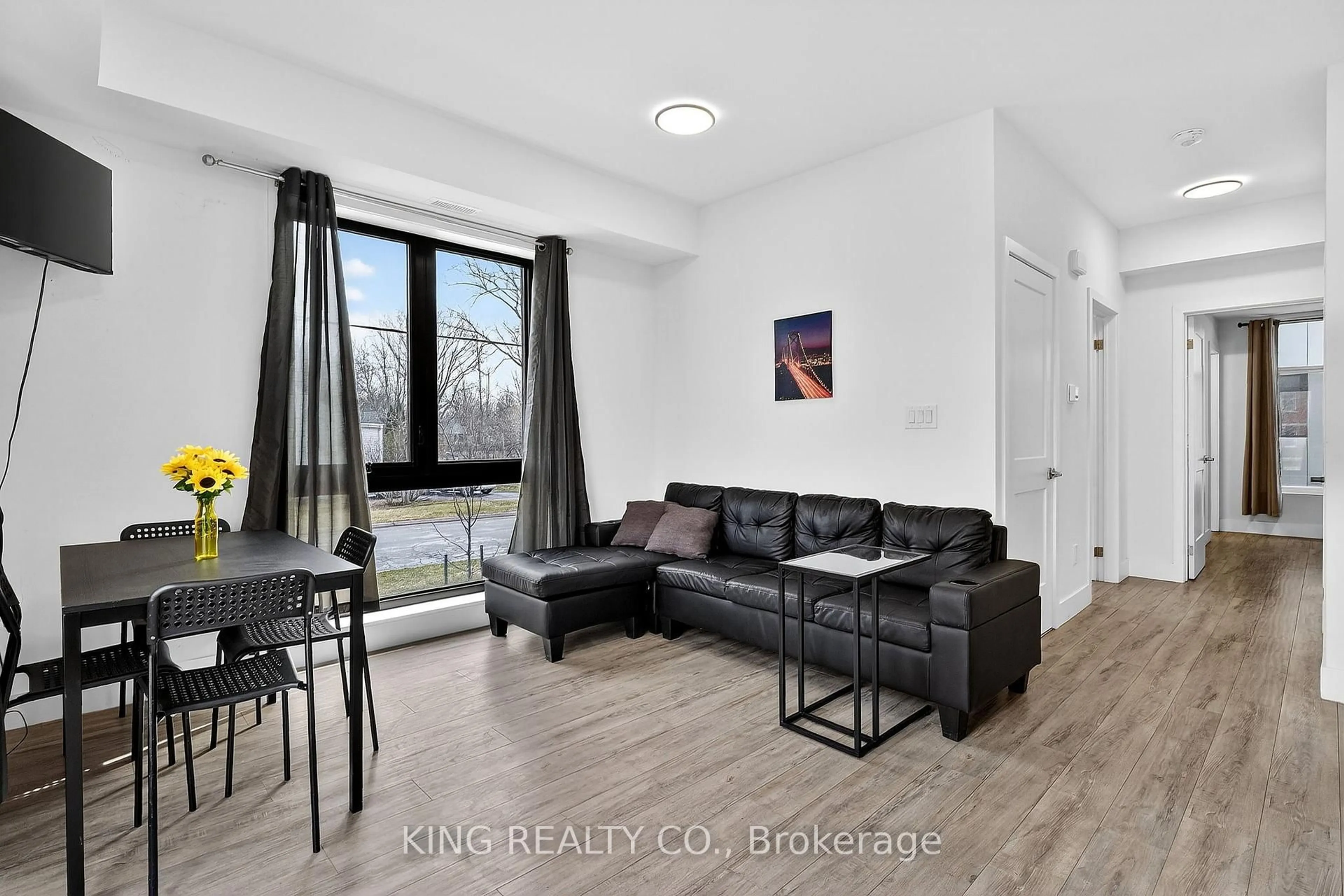 Living room with furniture, unknown for 7277 Wilson Cres #201, Niagara Falls Ontario L2G 4R8