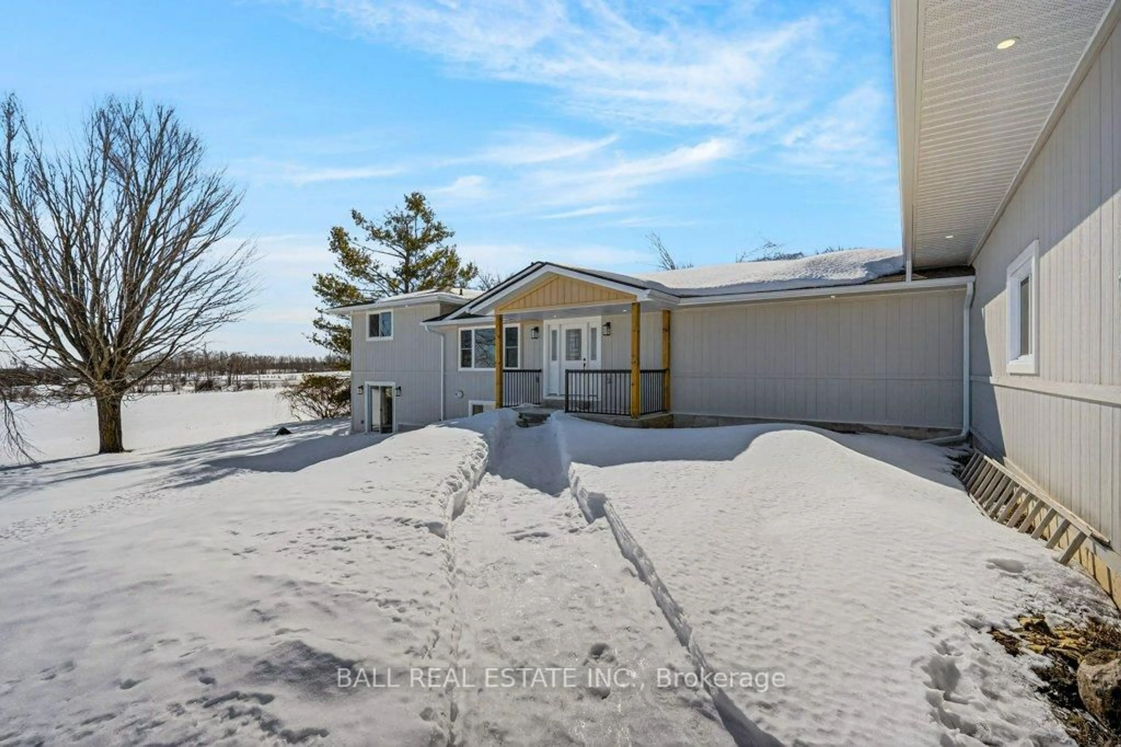 A pic from outside/outdoor area/front of a property/back of a property/a pic from drone, street for 73 Lakeview Cres, Kawartha Lakes Ontario K0M 1A0