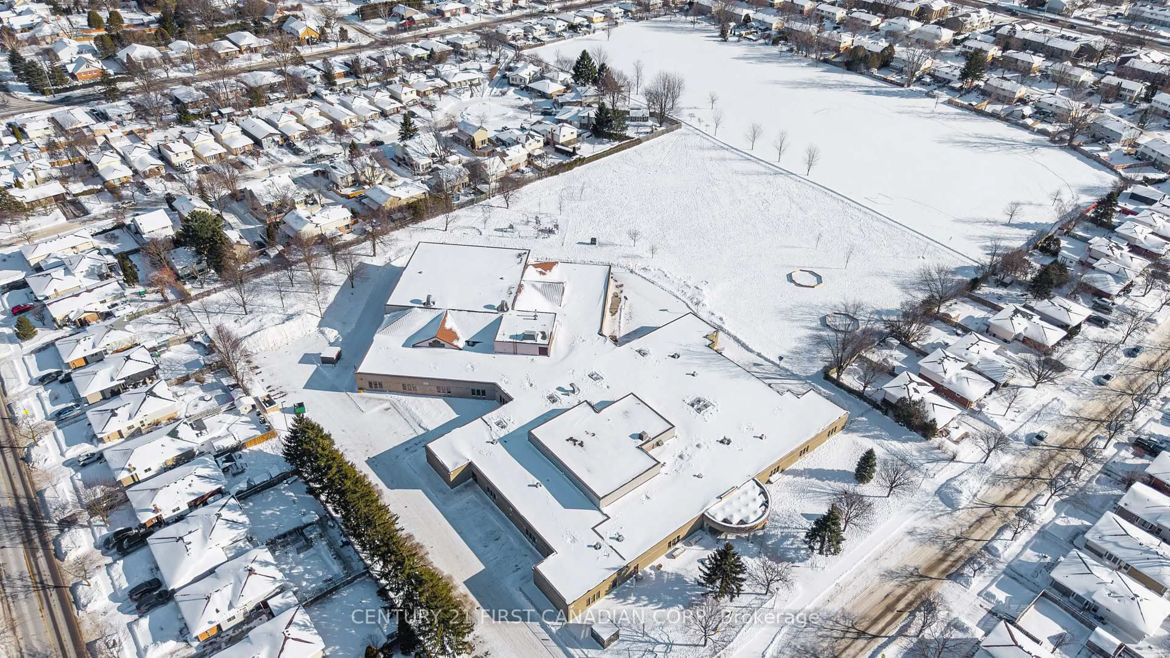 A pic from outside/outdoor area/front of a property/back of a property/a pic from drone, street for 517 Ferndale Crt, London South Ontario N6C 5C2