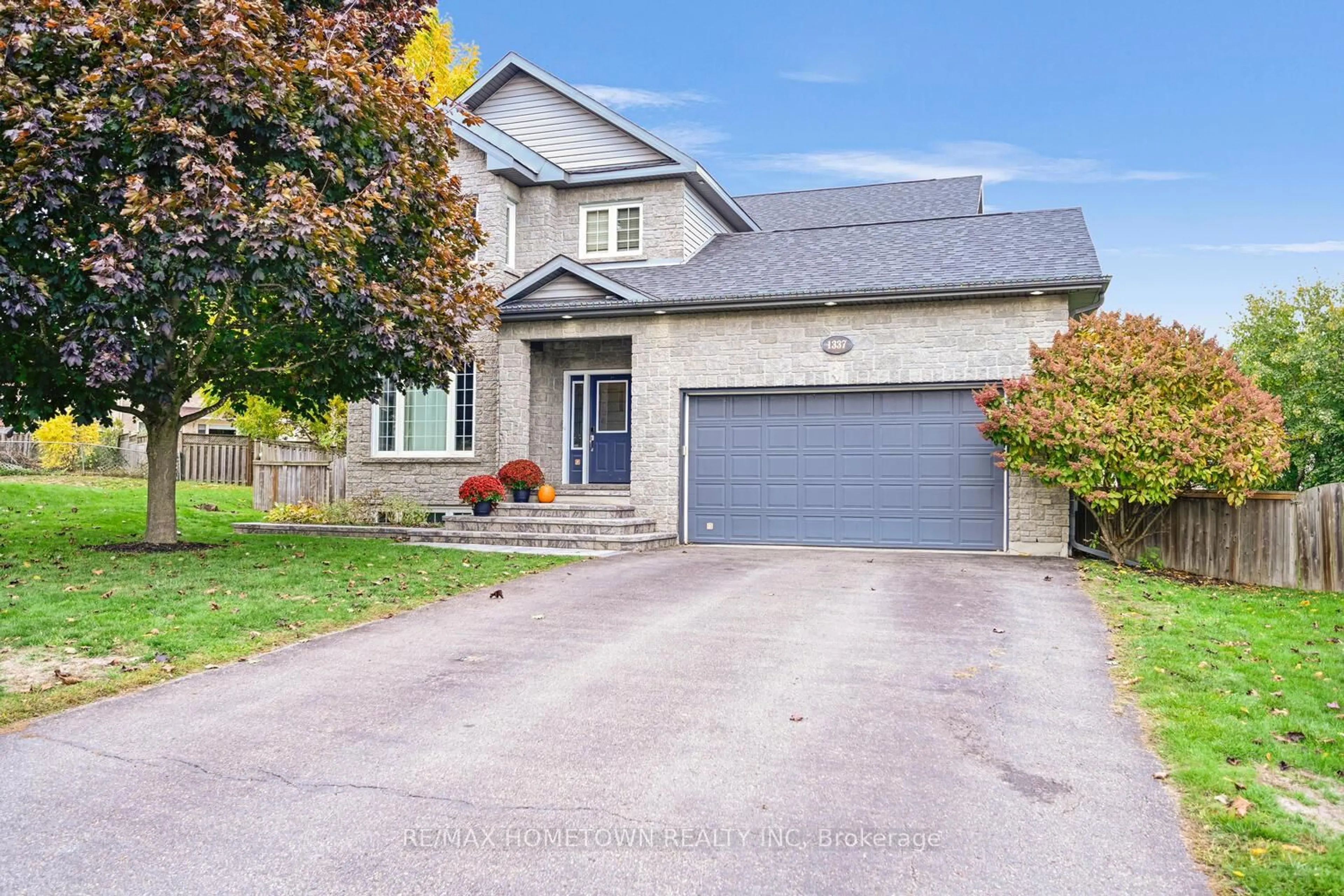 Home with brick exterior material, street for 1337 Cuthbertson Ave, Brockville Ontario K6V 6Y2