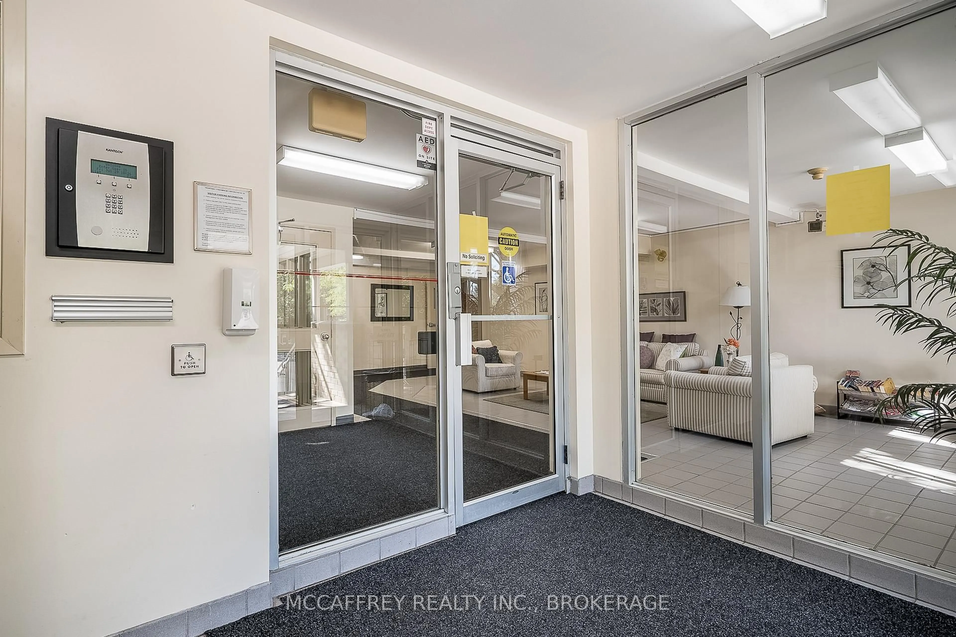 Indoor foyer for 310 Kingsdale Ave #103, Kingston Ontario K7M 8S1