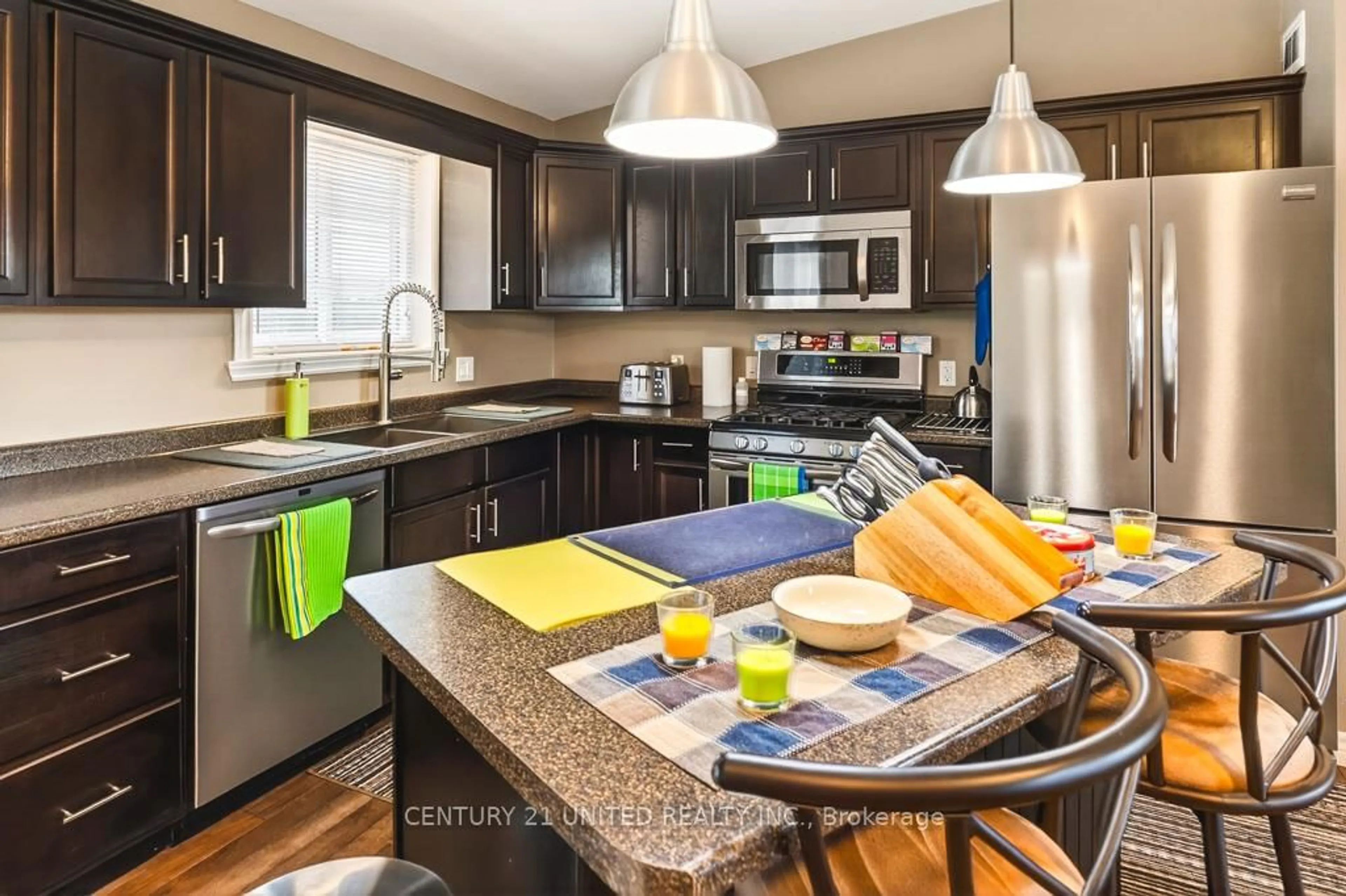 Open concept kitchen, unknown for 8168 Hwy 7, Kawartha Lakes Ontario K9J 6X4