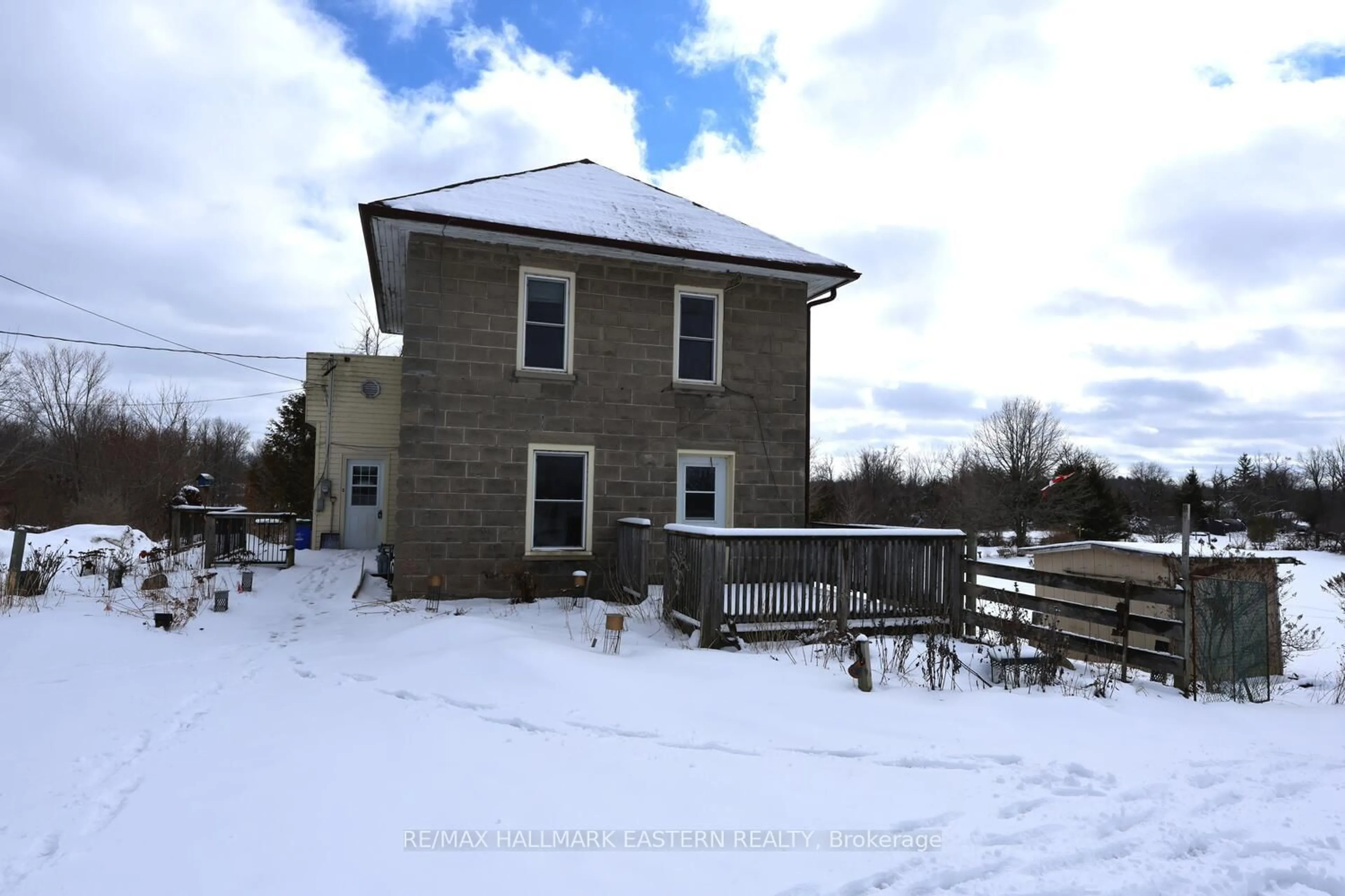 A pic from outside/outdoor area/front of a property/back of a property/a pic from drone, building for 929 Trent River Rd, Trent Hills Ontario K0L 1Z0
