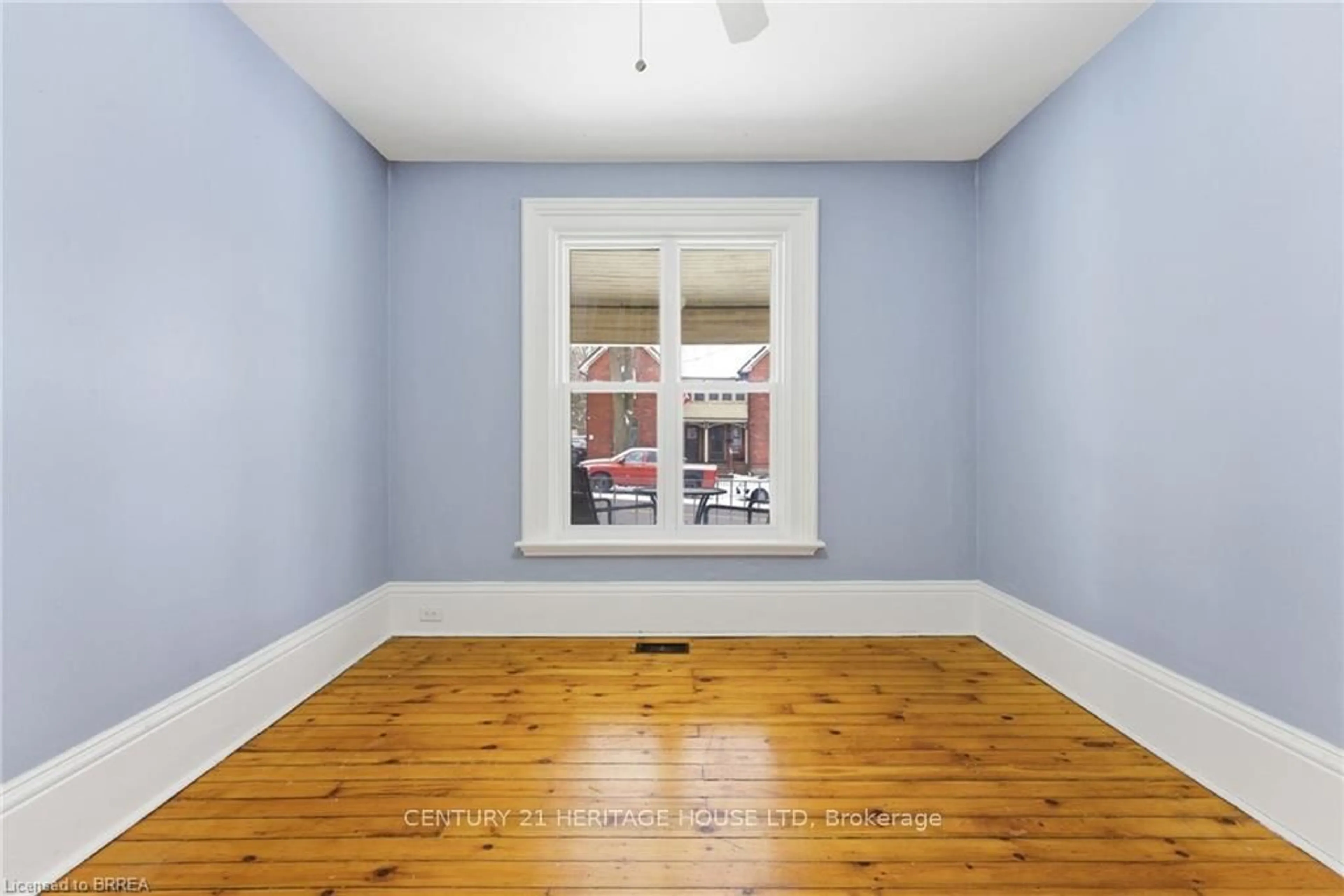 A pic of a room for 174-176 Darling St, Brantford Ontario N3S 3W6