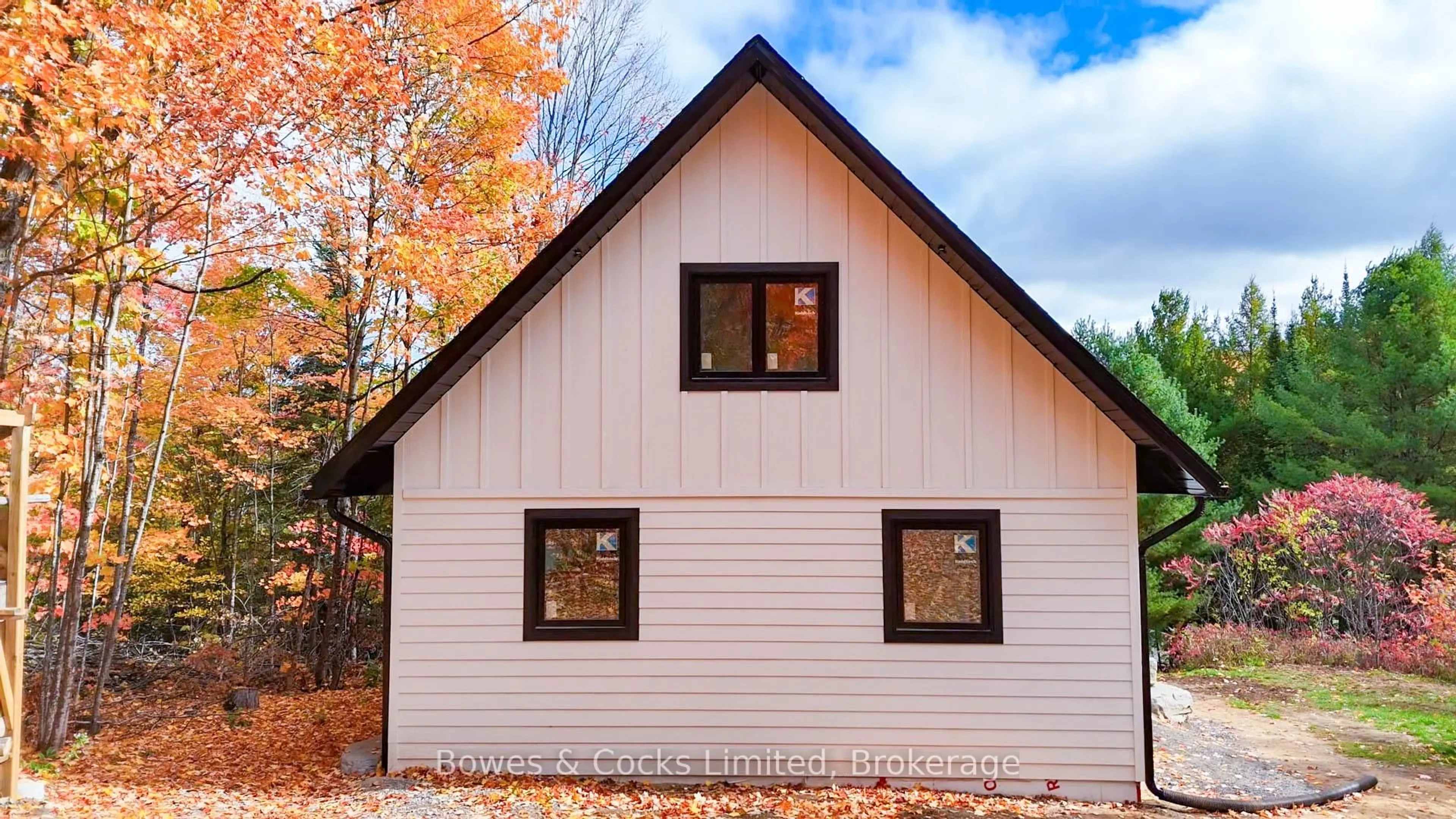 Home with vinyl exterior material, building for 12A Finnegan Lane, Coe Hill Ontario K0L 1P0