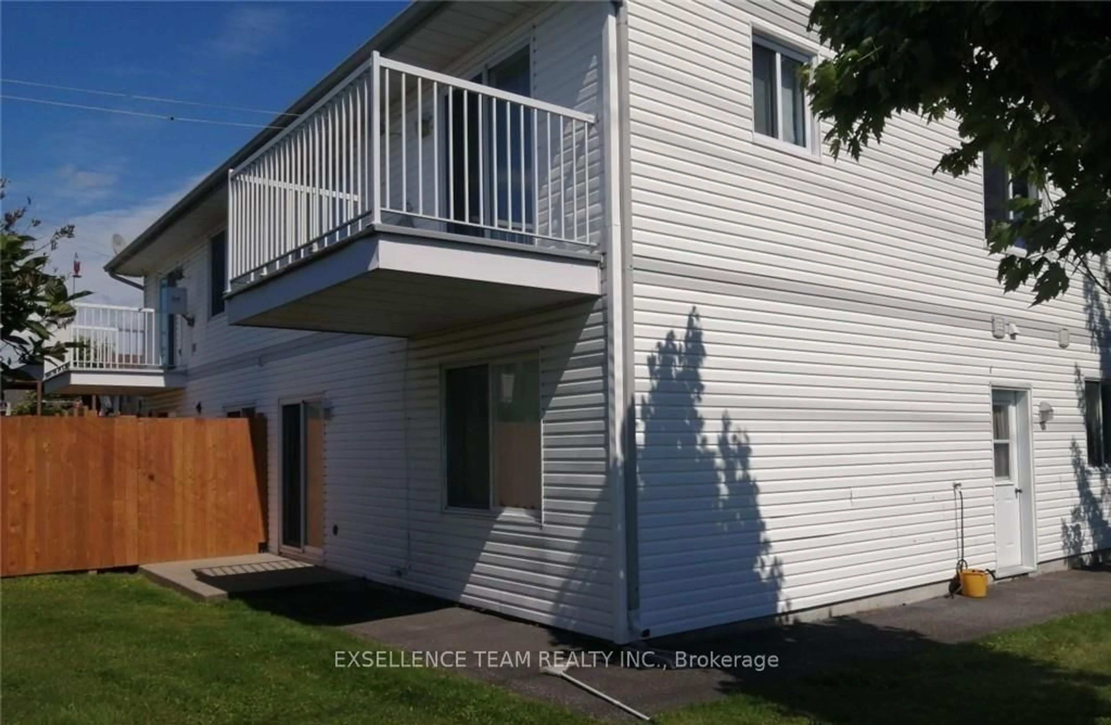 Home with vinyl exterior material, unknown for 105 ANIK St, North Glengarry Ontario K0C 1A0