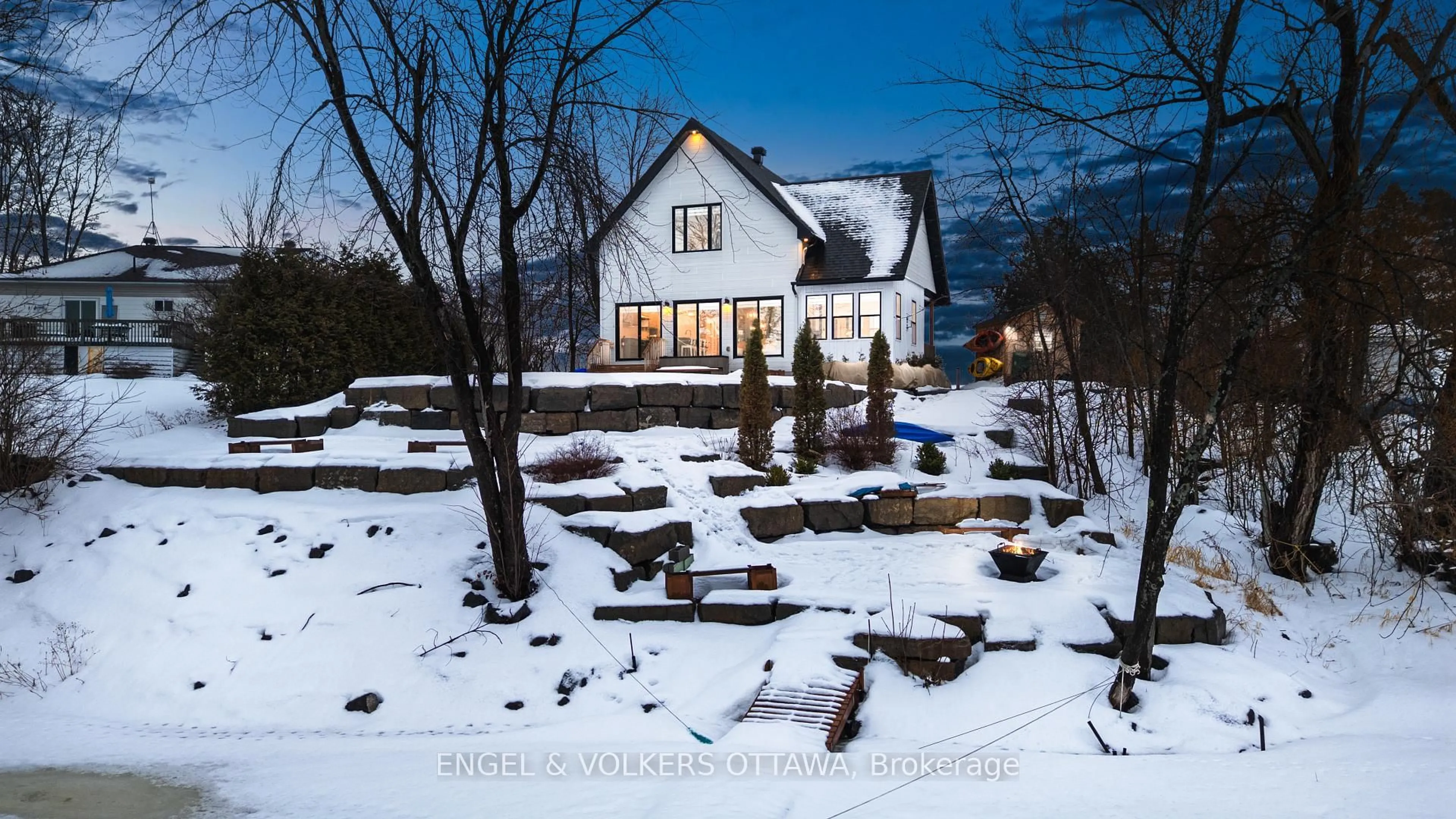 A pic from outside/outdoor area/front of a property/back of a property/a pic from drone, unknown for 2882 BAY Rd, Champlain Ontario K0B 1K0