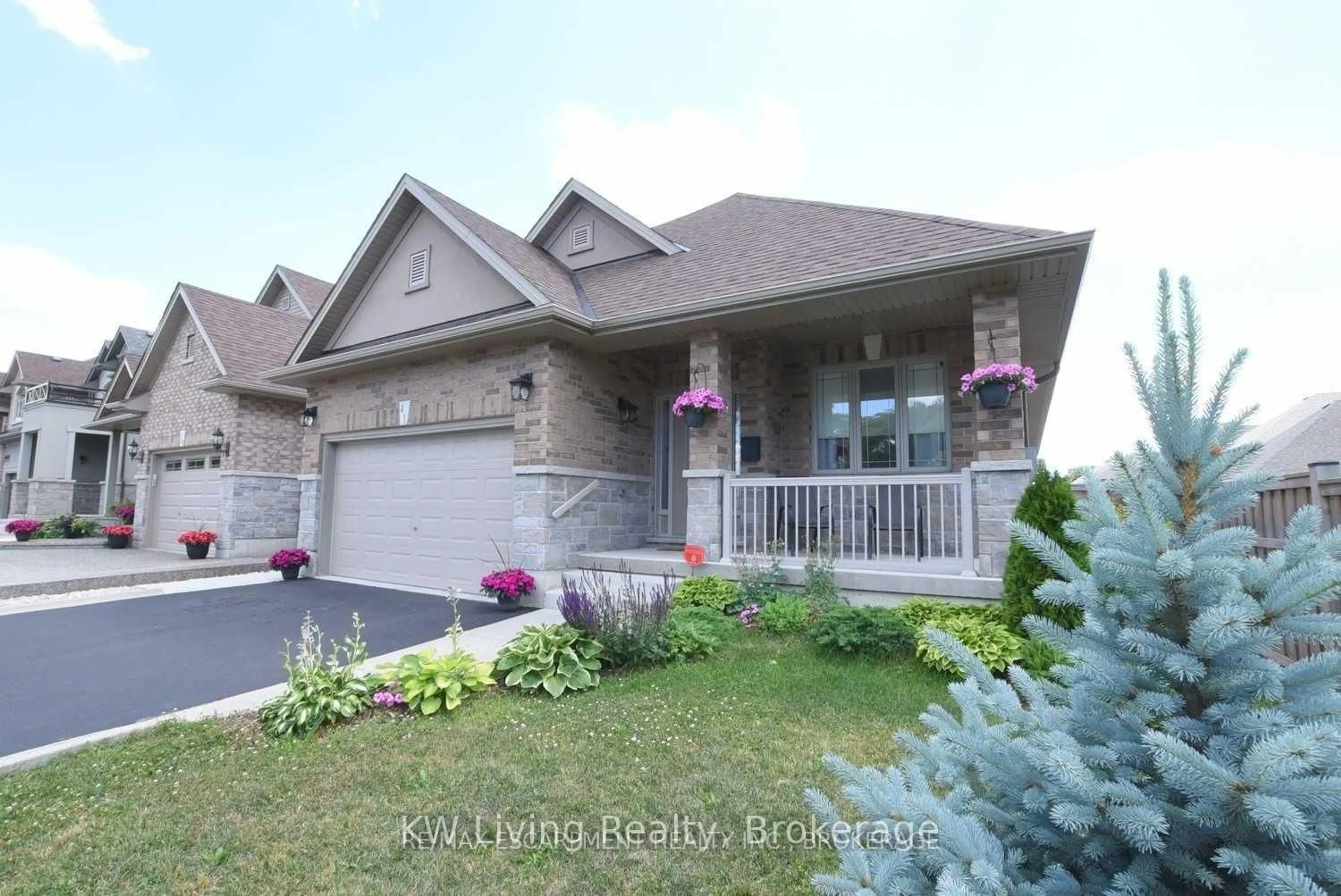 Home with brick exterior material, street for 41 Clifton Downs Rd, Hamilton Ontario L9C 4R3