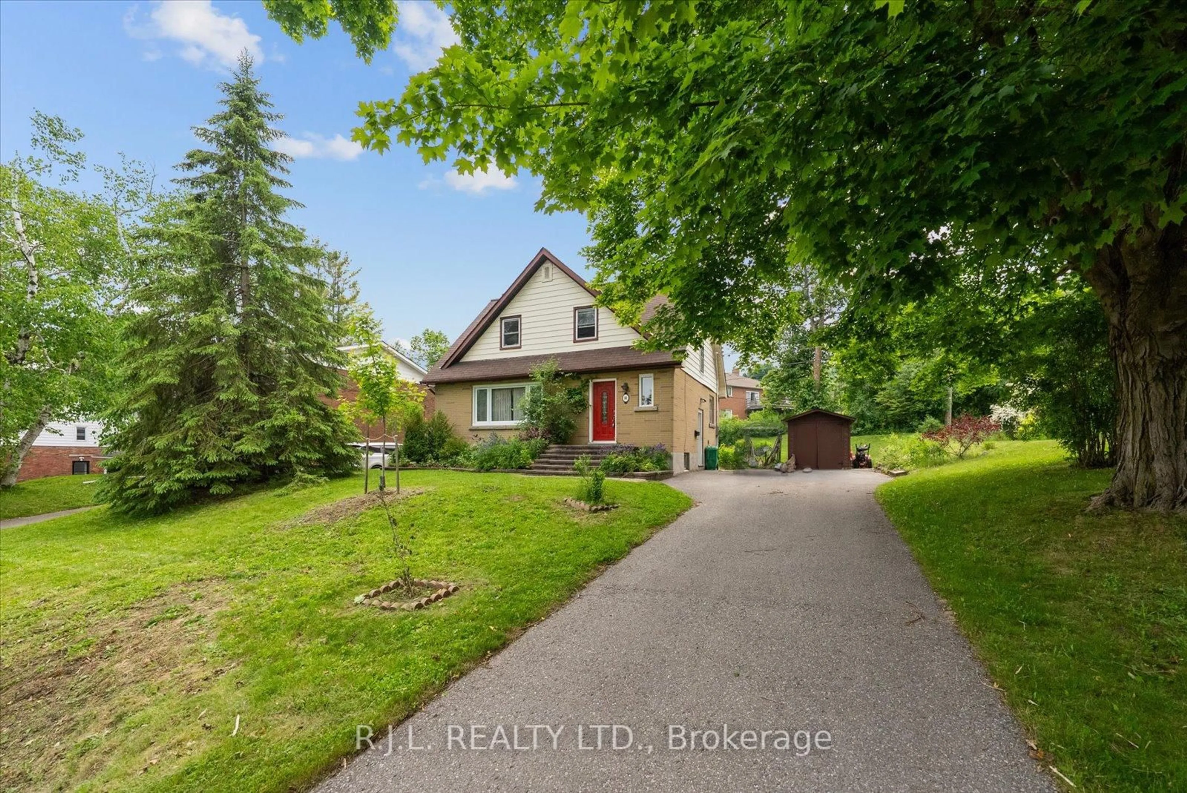A pic from outside/outdoor area/front of a property/back of a property/a pic from drone, street for 83 Greenhill Dr, Peterborough Ontario K9J 6E2