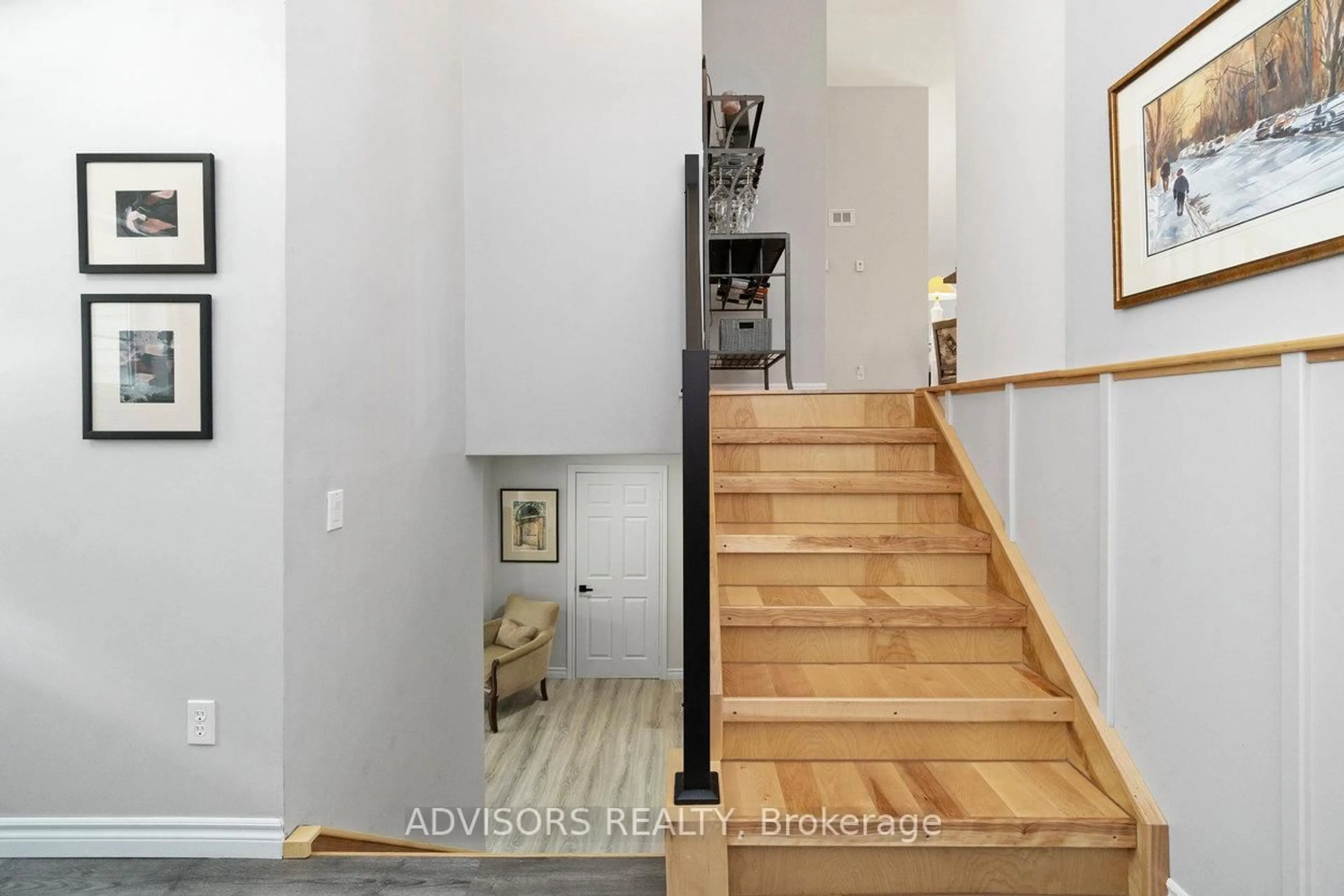 Indoor entryway for 36 Rapids Rd, Thomasburg Ontario K0K 3H0