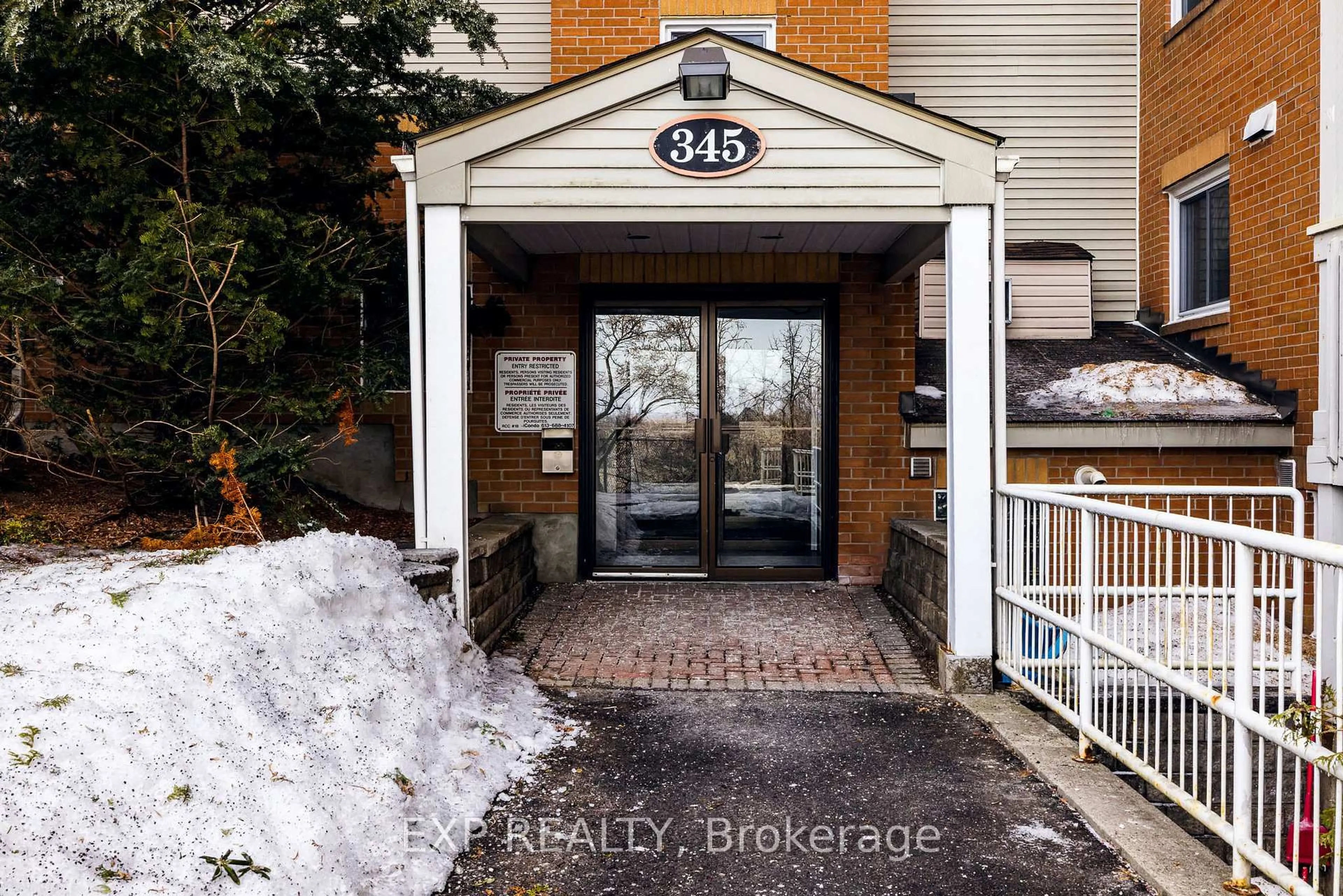 Indoor entryway for 345 Centrum Blvd #110, Ottawa Ontario K1E 3W9